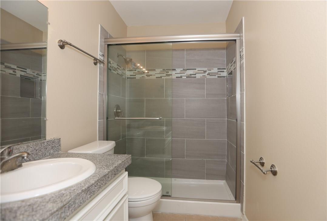 400 W 35th St #202 Property Photo 7