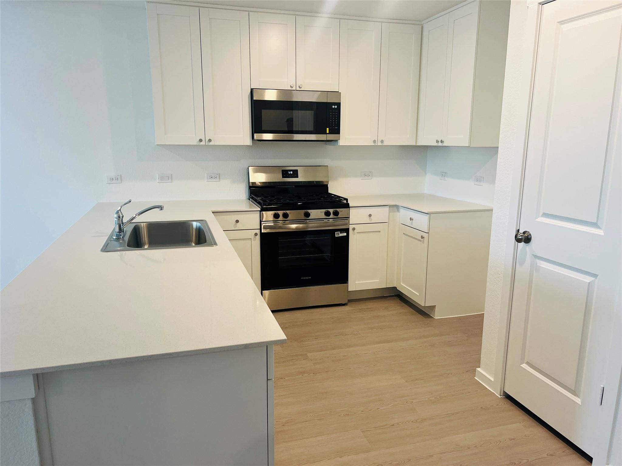 6827157 Property Photo 2