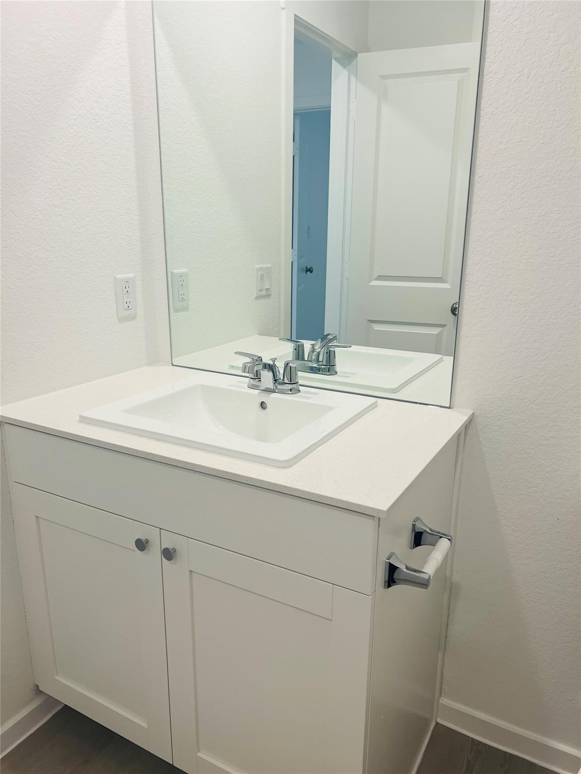 6827157 Property Photo 12