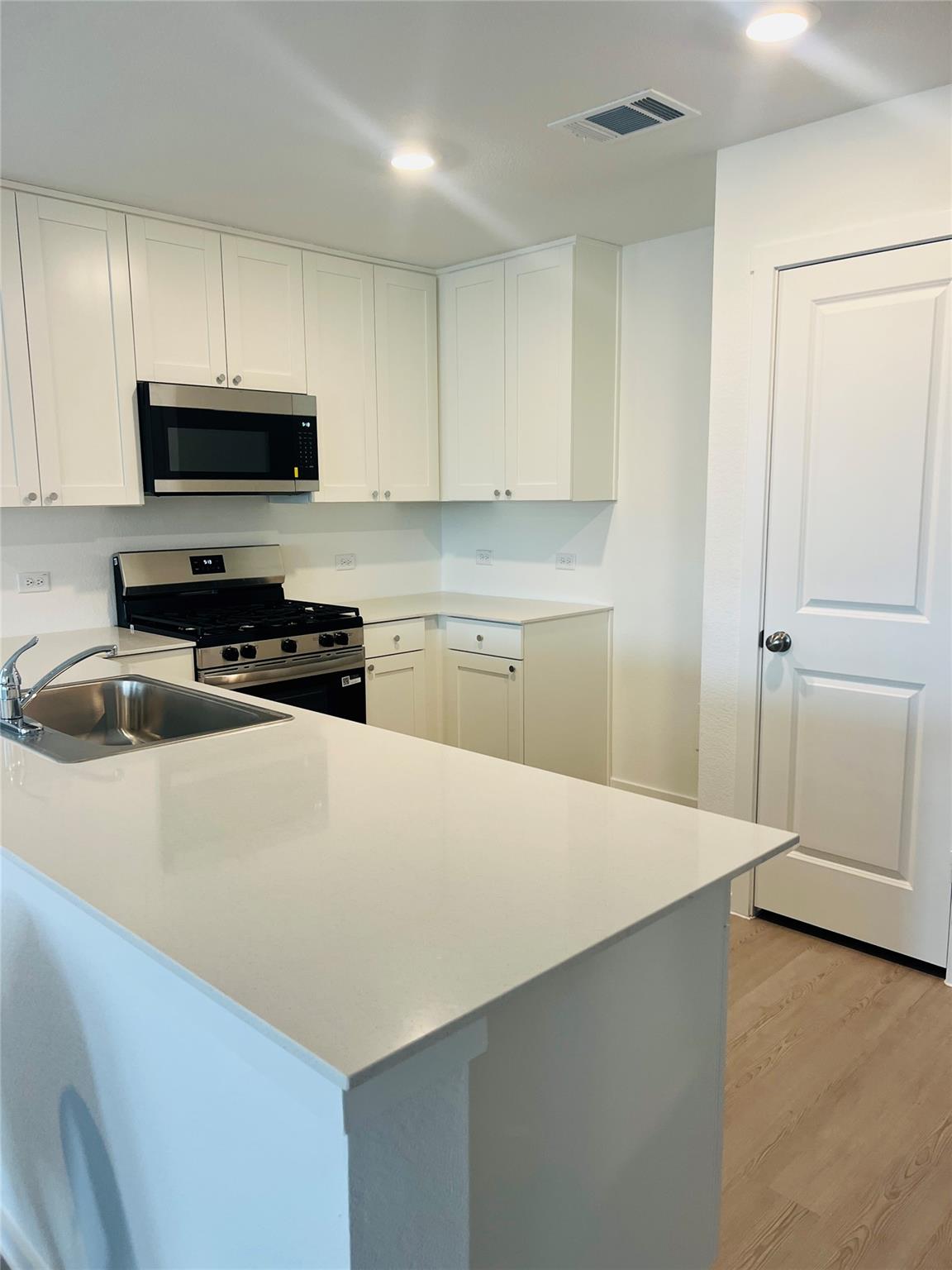 6827157 Property Photo 14