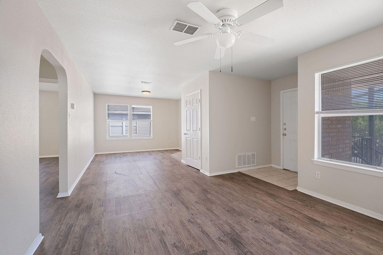 2214 Katy Ln #d Property Photo 7