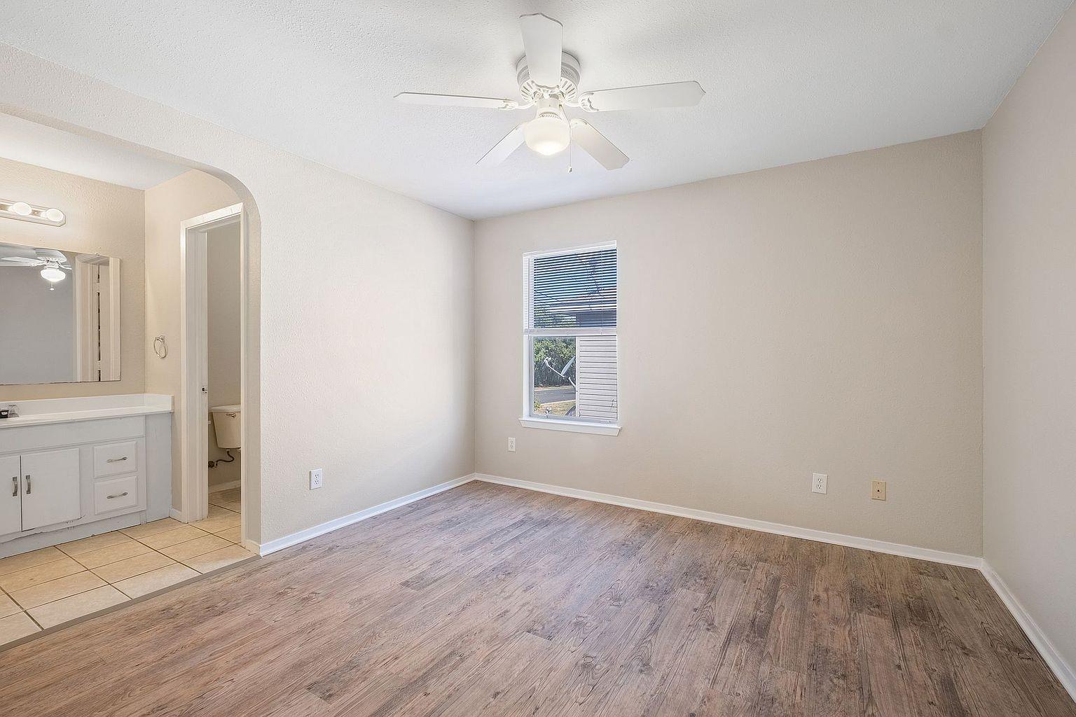 2214 Katy Ln #d Property Photo 9