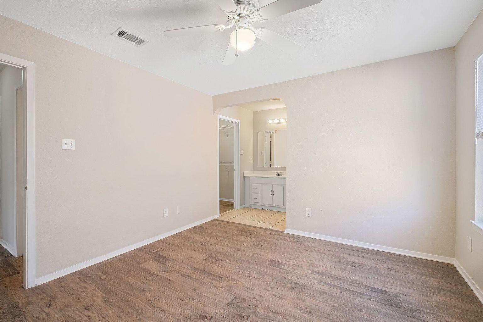 2214 Katy Ln #d Property Photo 10