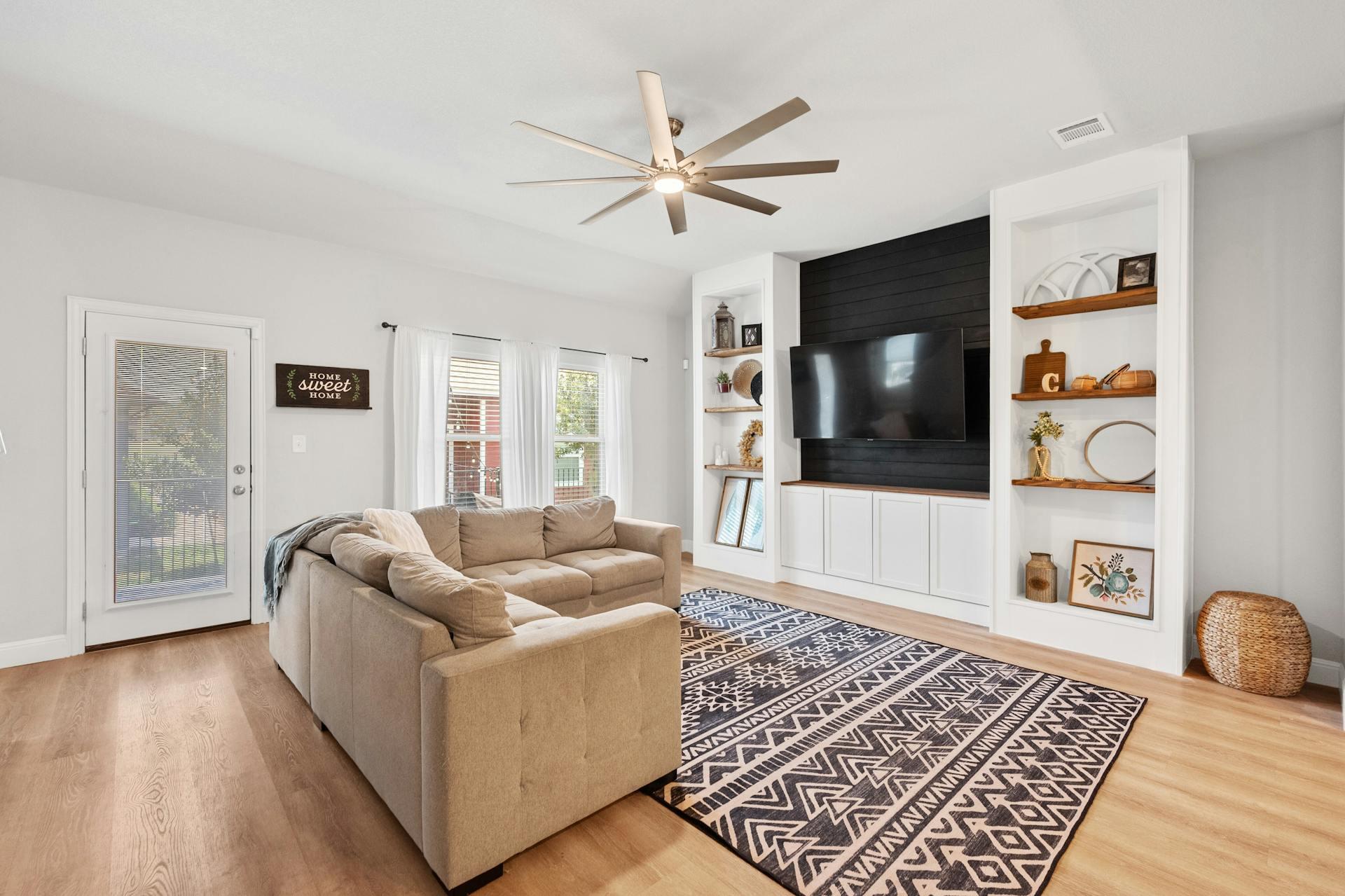 111 Simon None Property Photo 6