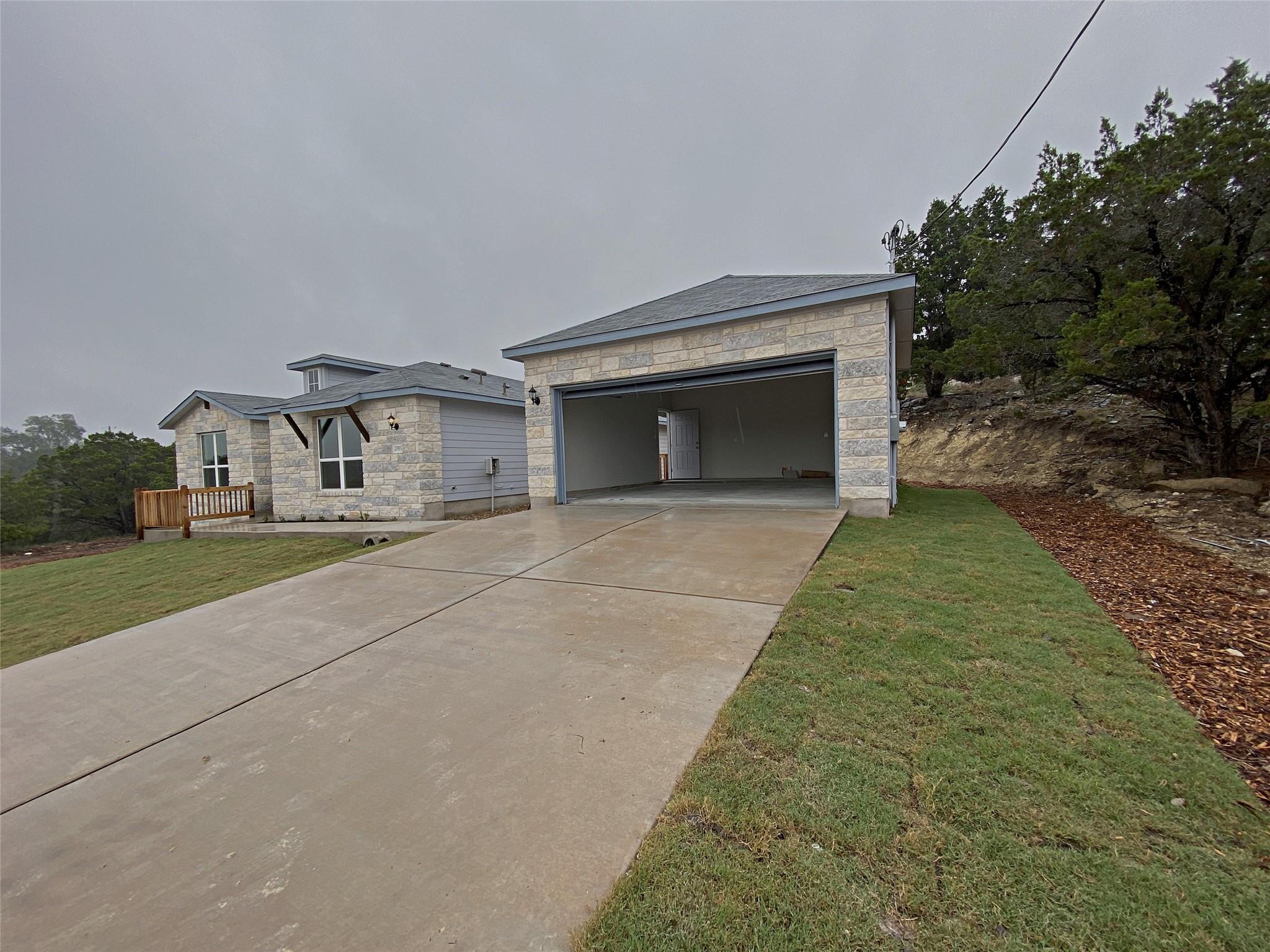 20915 Oak Dale Dr Property Photo 3