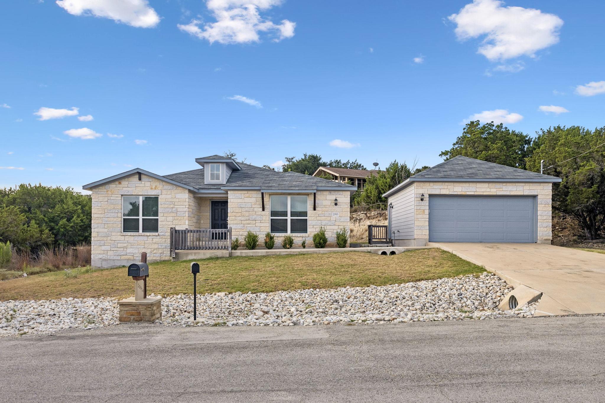 20915 Oak Dale Dr Property Photo 3