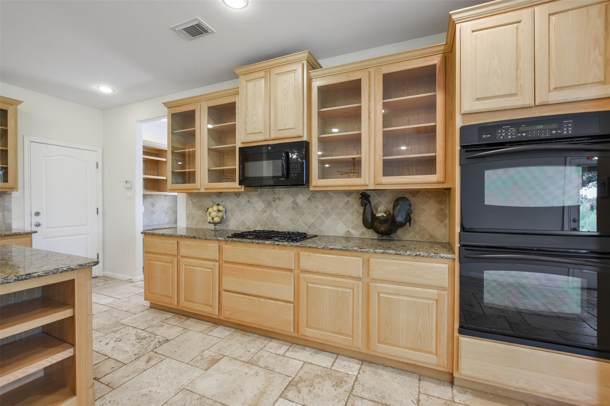 2000 Mcillwain Cv Property Photo 12