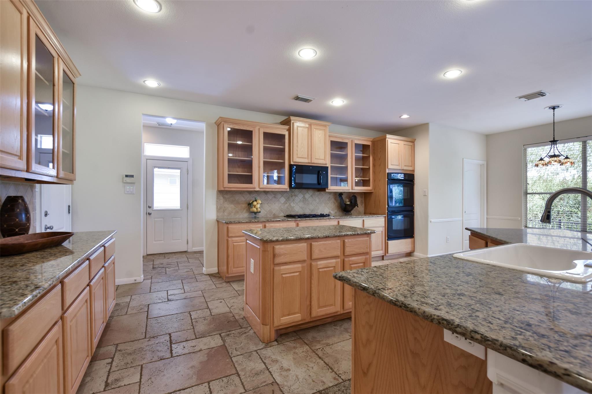 2000 Mcillwain Cv Property Photo 13