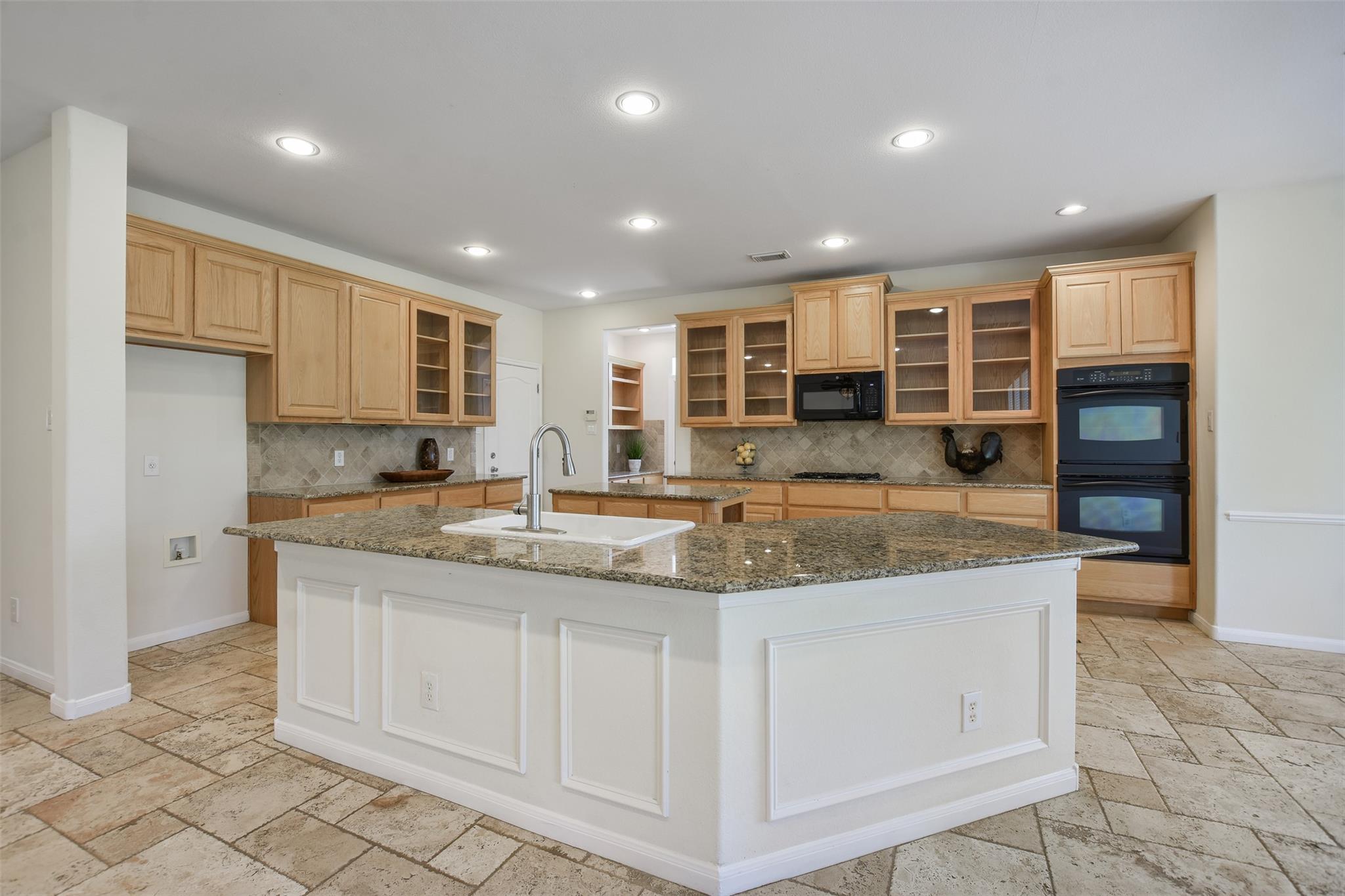 2000 Mcillwain Cv Property Photo 14