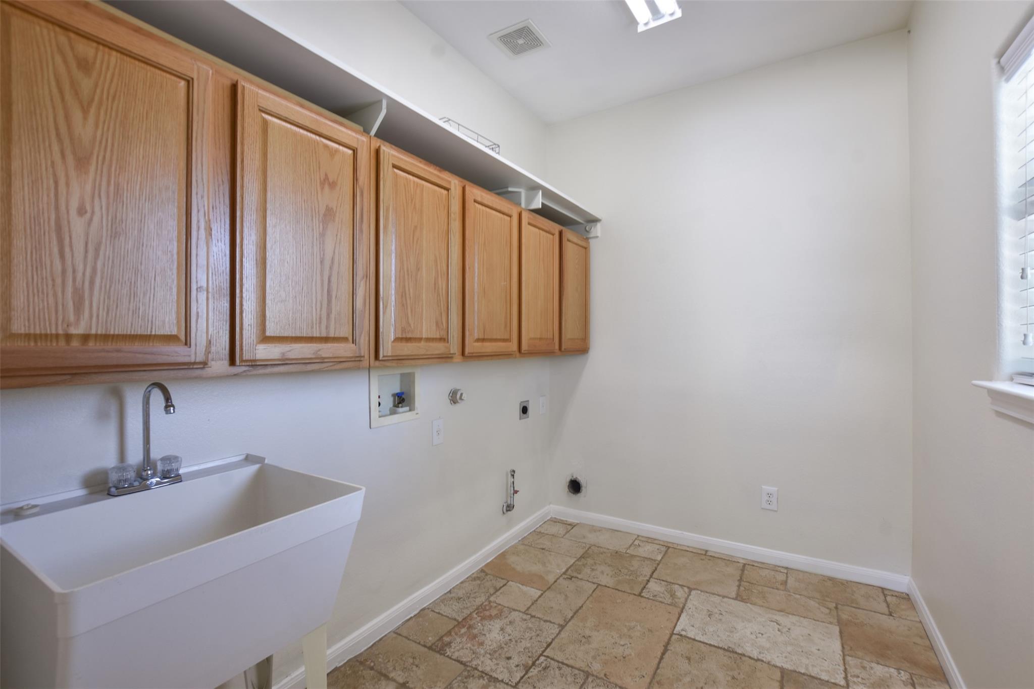 2000 Mcillwain Cv Property Photo 18