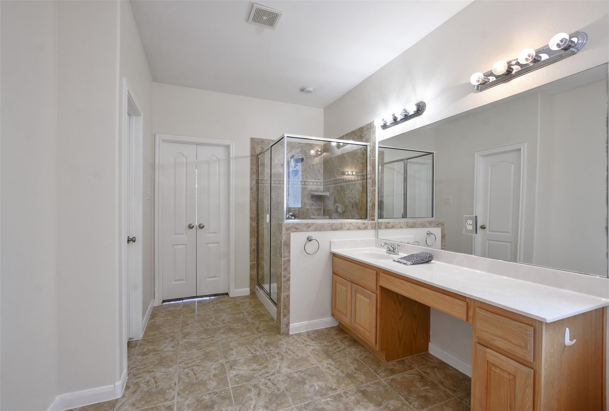 2000 Mcillwain Cv Property Photo 21