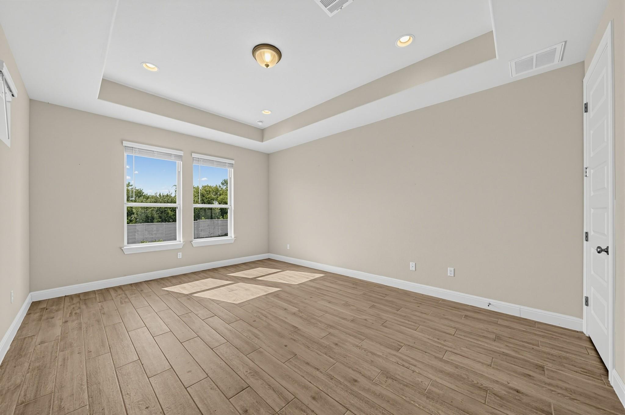 734 Treadwell Ln Property Photo 13