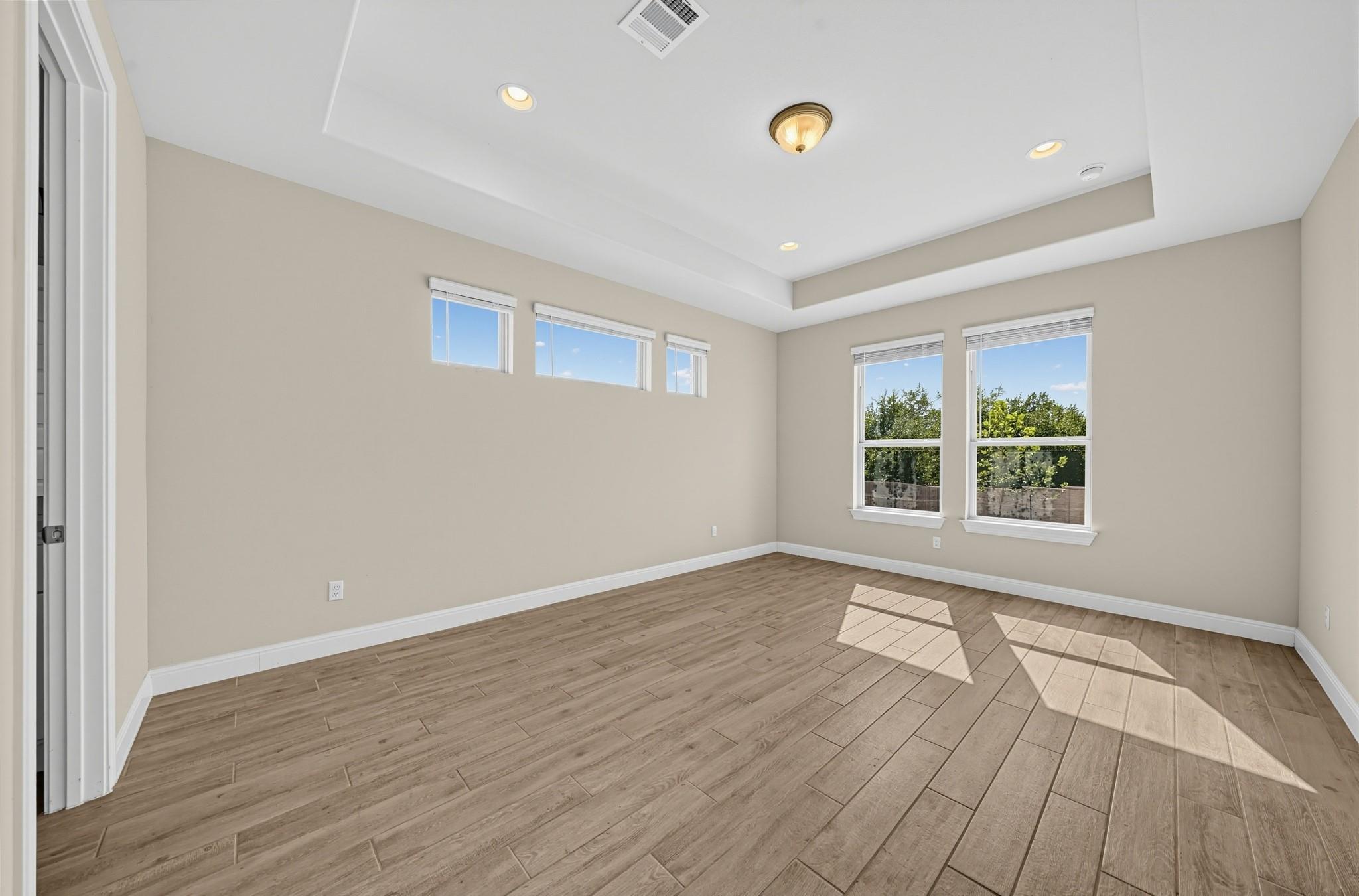 734 Treadwell Ln Property Photo 16