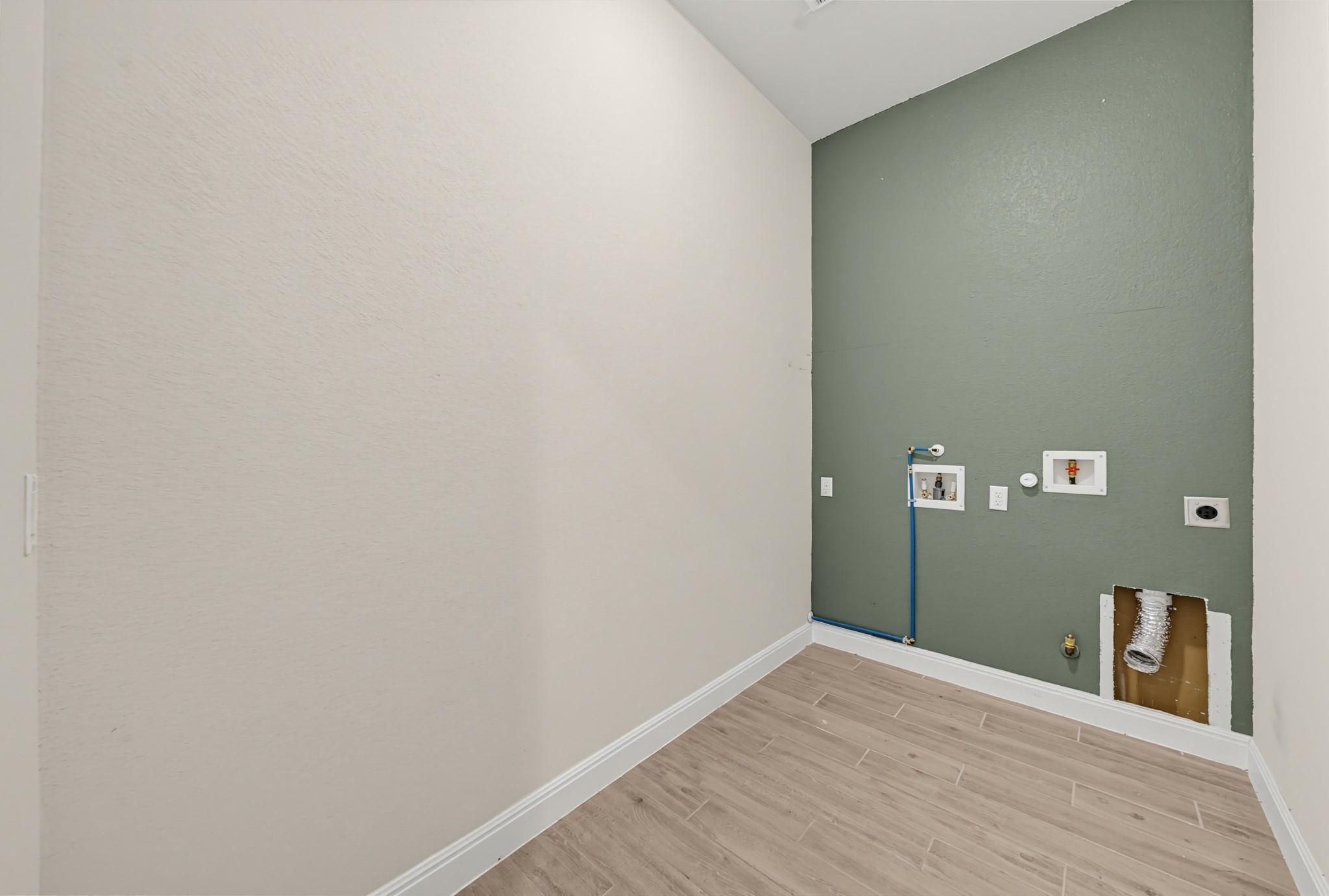 734 Treadwell Ln Property Photo 24