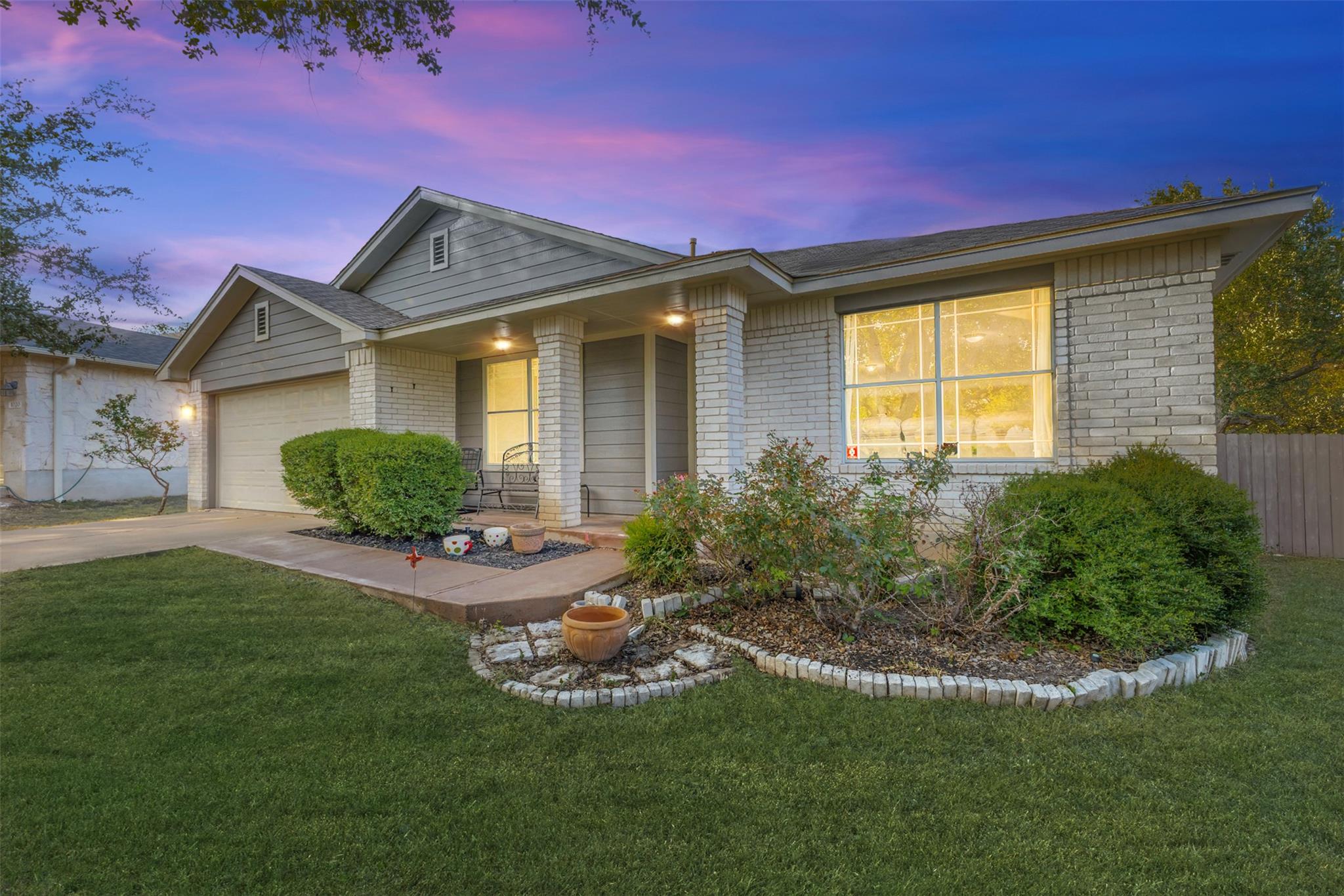 1022 Balanced Rock Pl