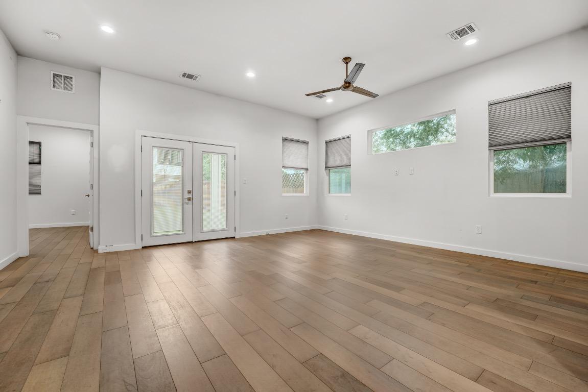 6406 Santos St #a Property Photo 3
