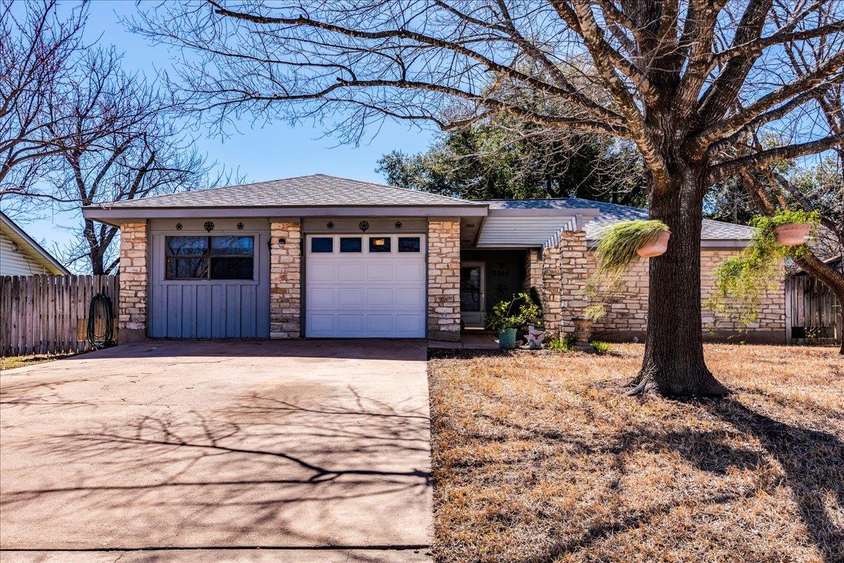 3907 Rolling Hill Property Photo