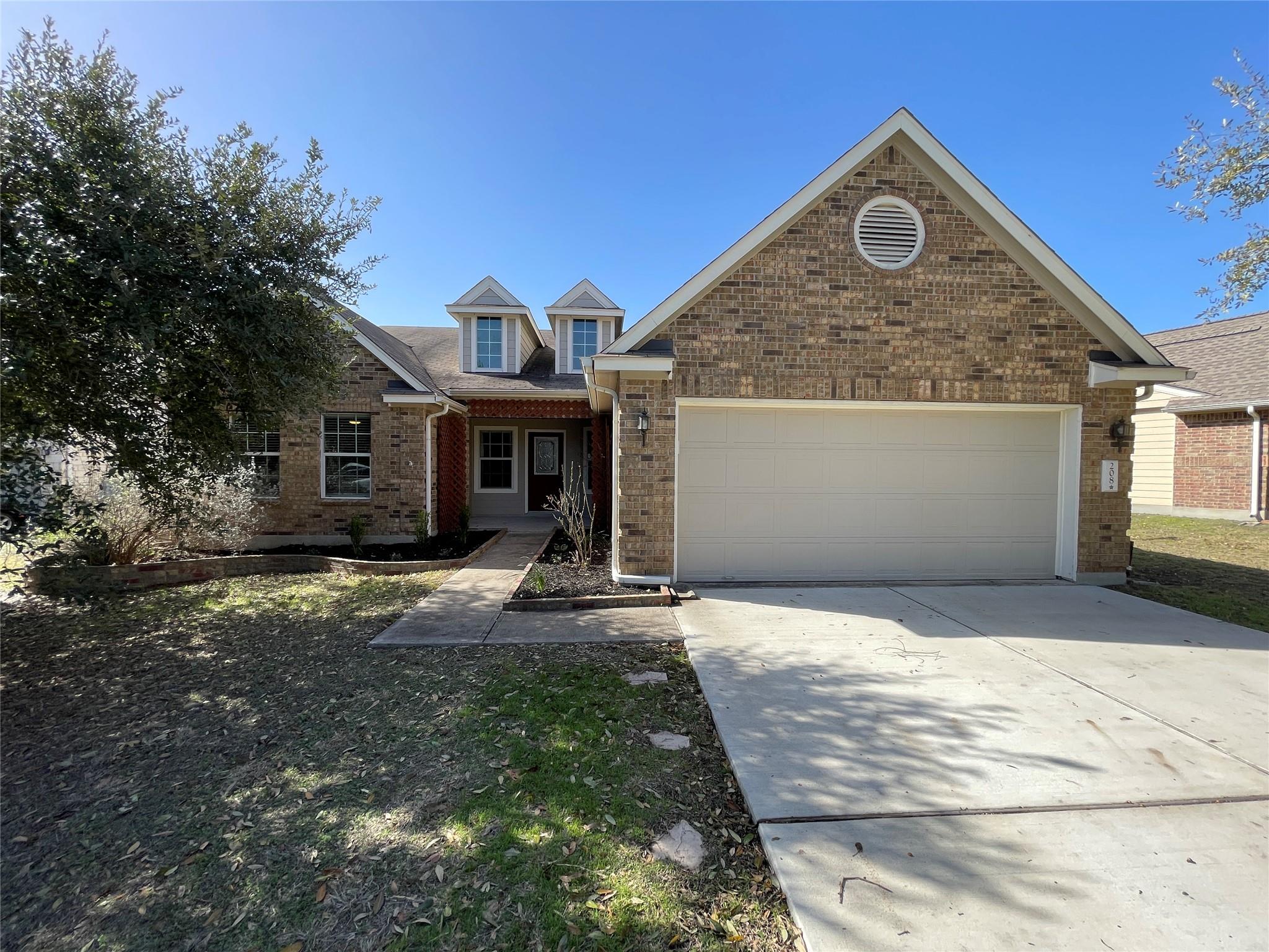 208 Bottle Brush Dr Property Photo