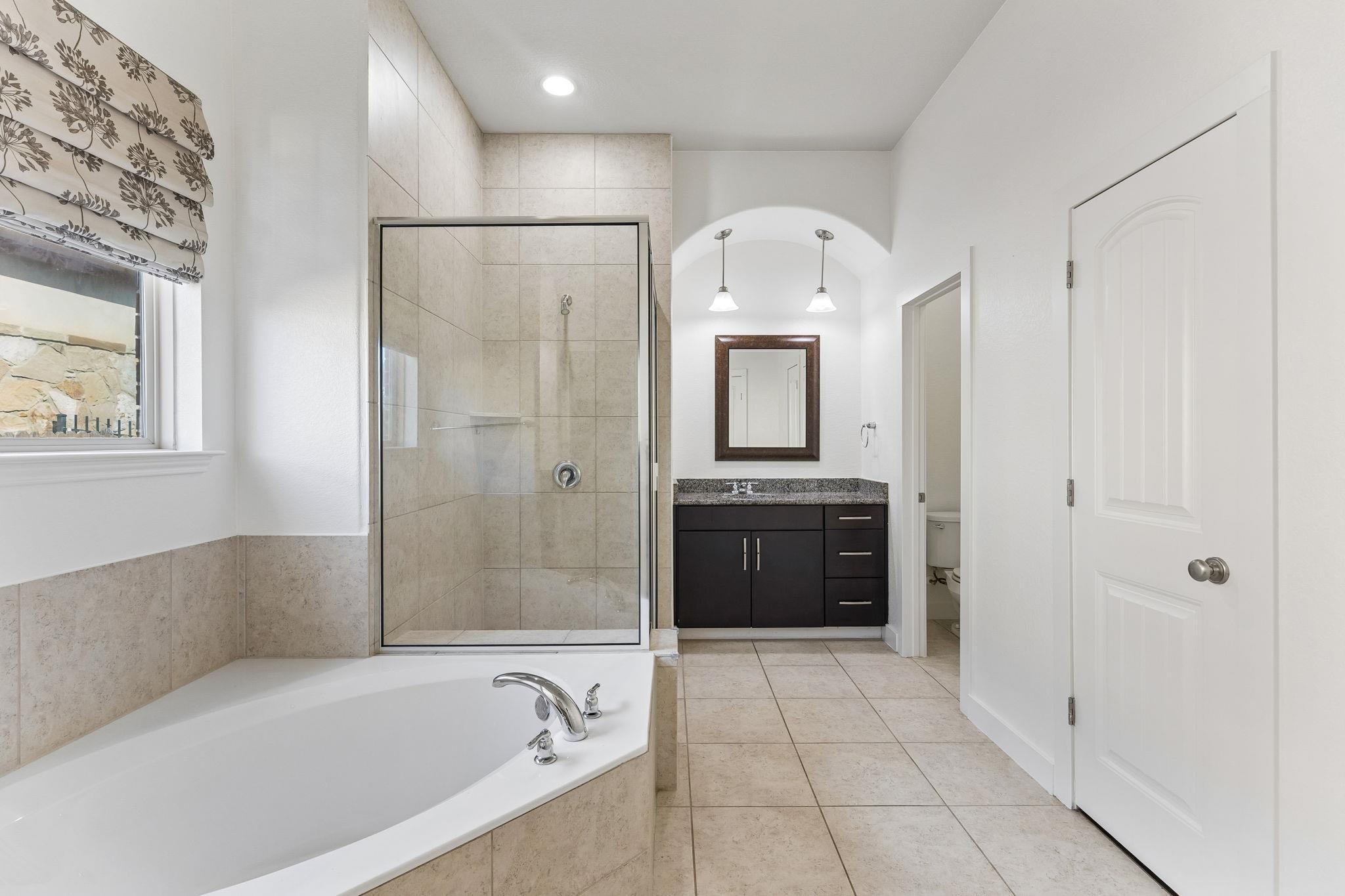 2604 Lou Hollow Pl Property Photo 14