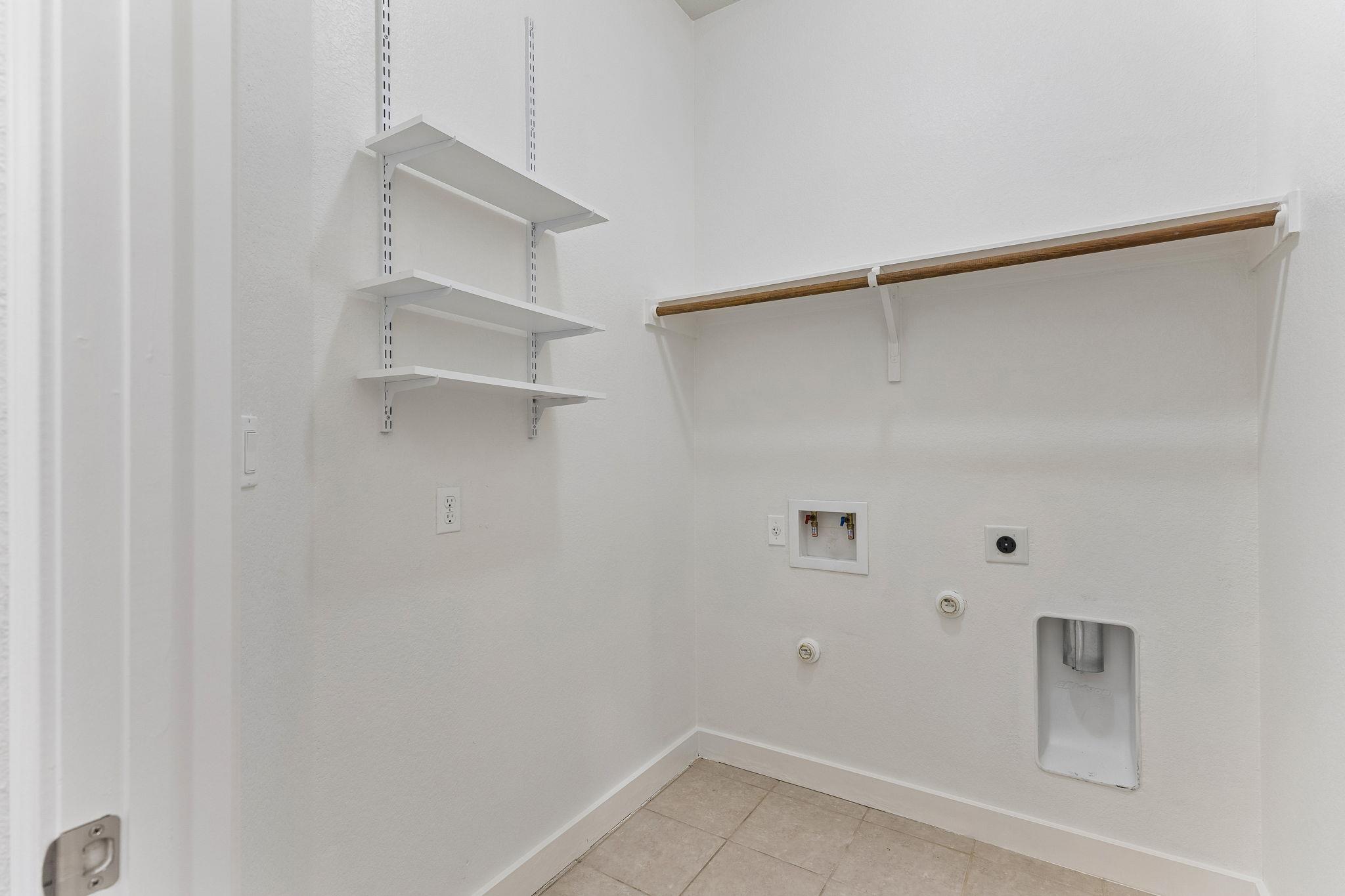 2604 Lou Hollow Pl Property Photo 17
