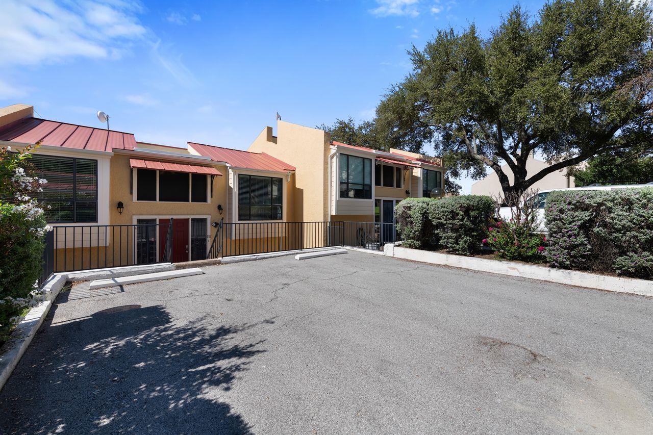 402 Hi Stirrup None #E4 Property Photo 1