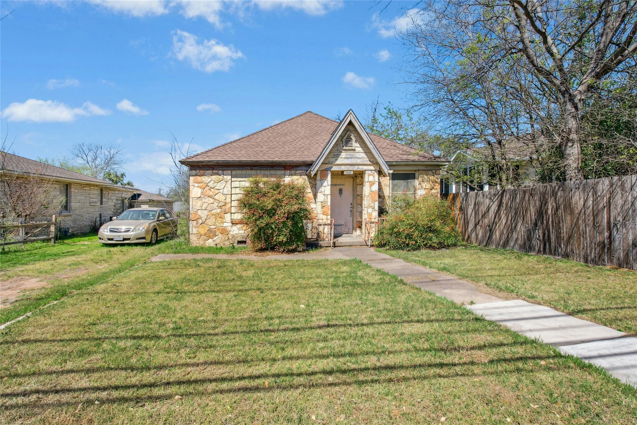 4310 Red River St Property Photo 1