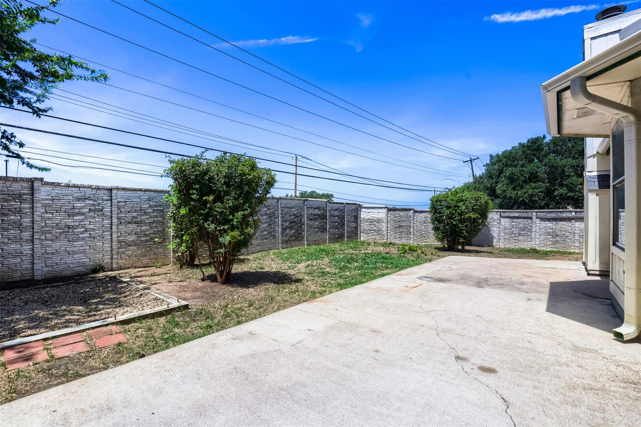 14601 Montoro Dr Property Photo 10