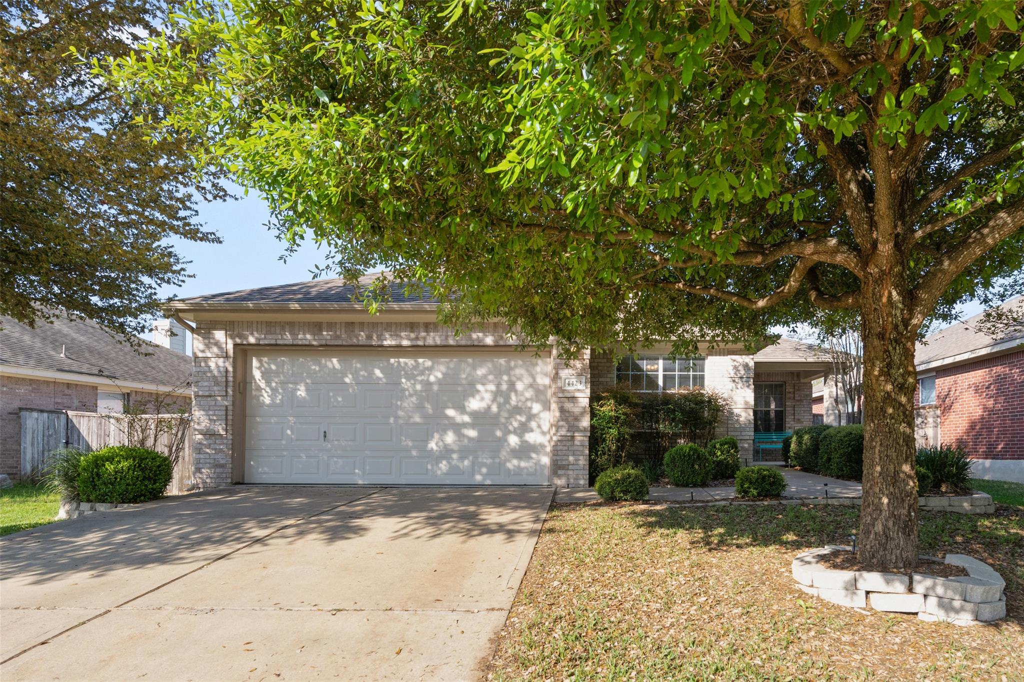 4423 Meadowside Ln Property Photo 2