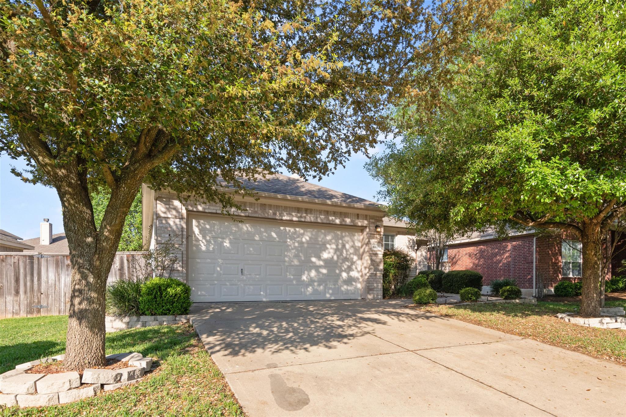 4423 Meadowside Ln Property Photo 4