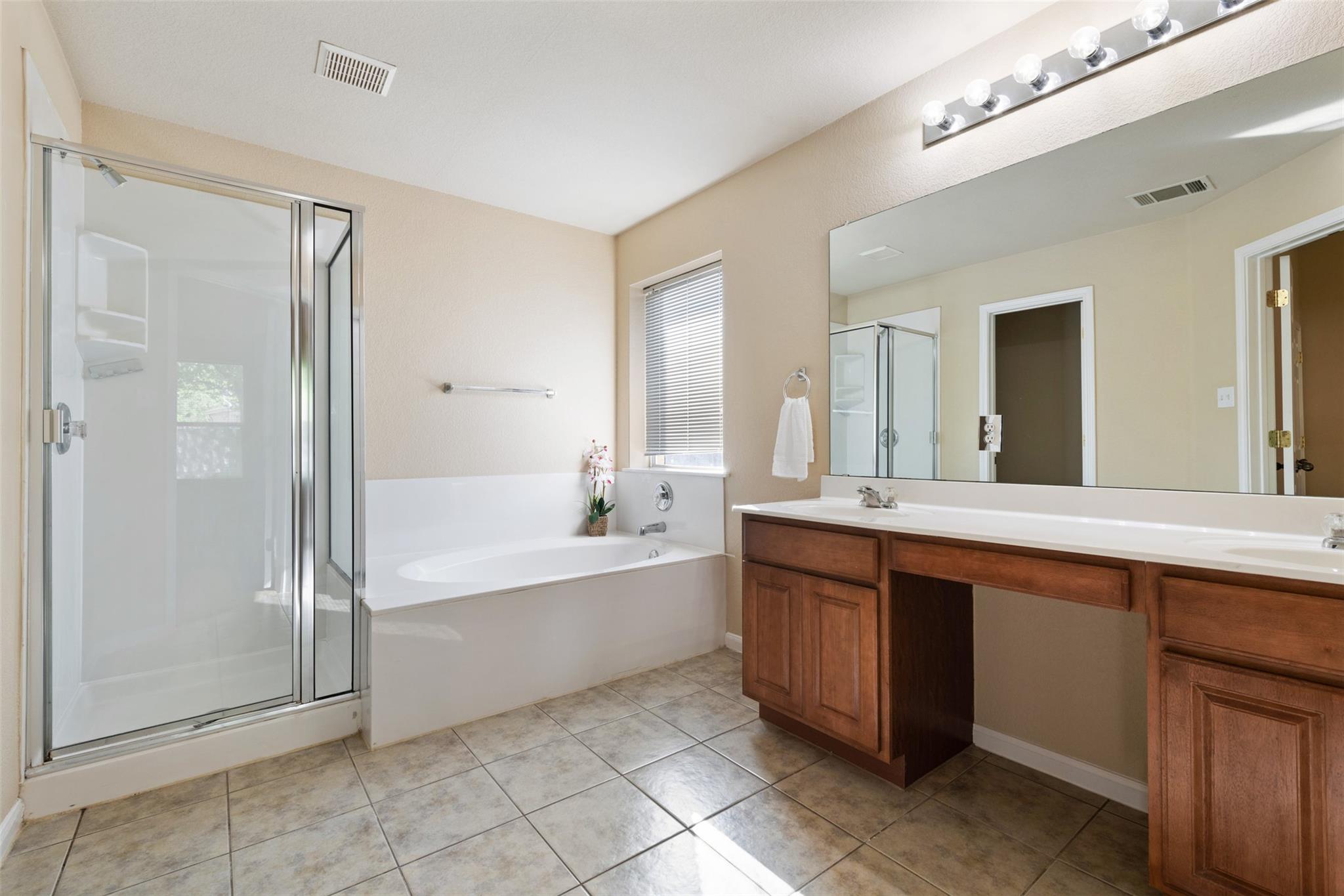 4423 Meadowside Ln Property Photo 12