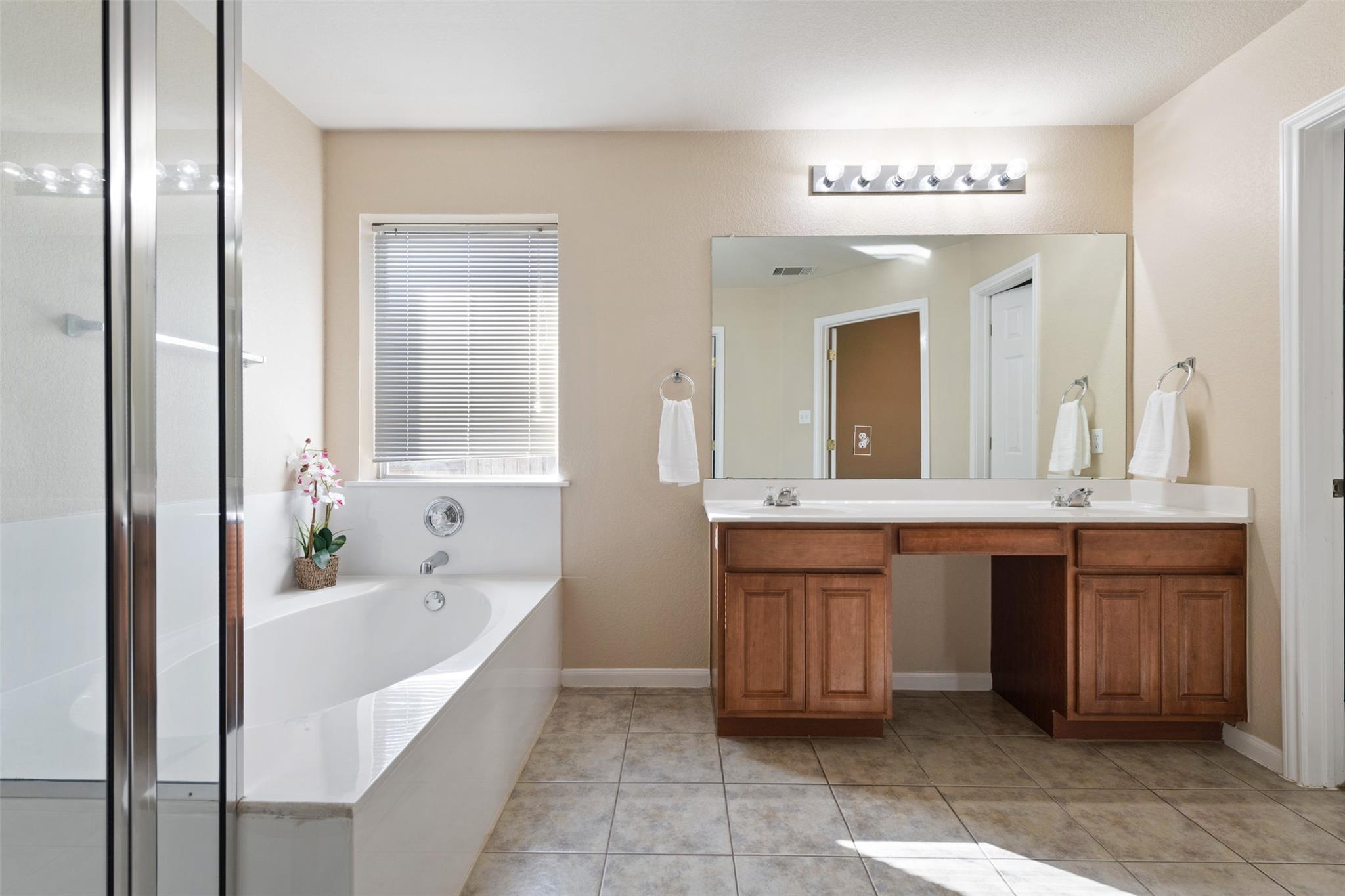 4423 Meadowside Ln Property Photo 13