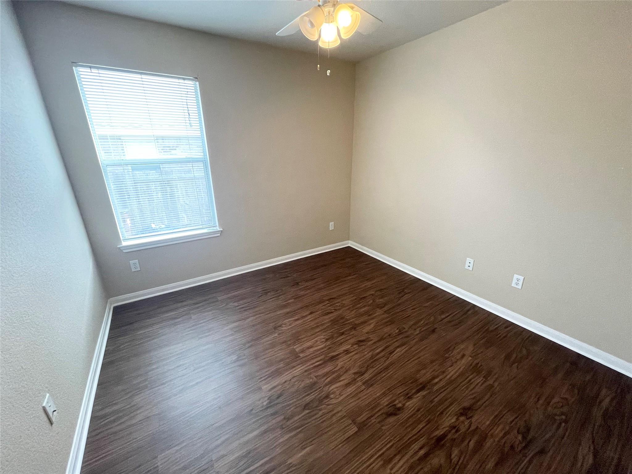4423 Meadowside Ln Property Photo 17