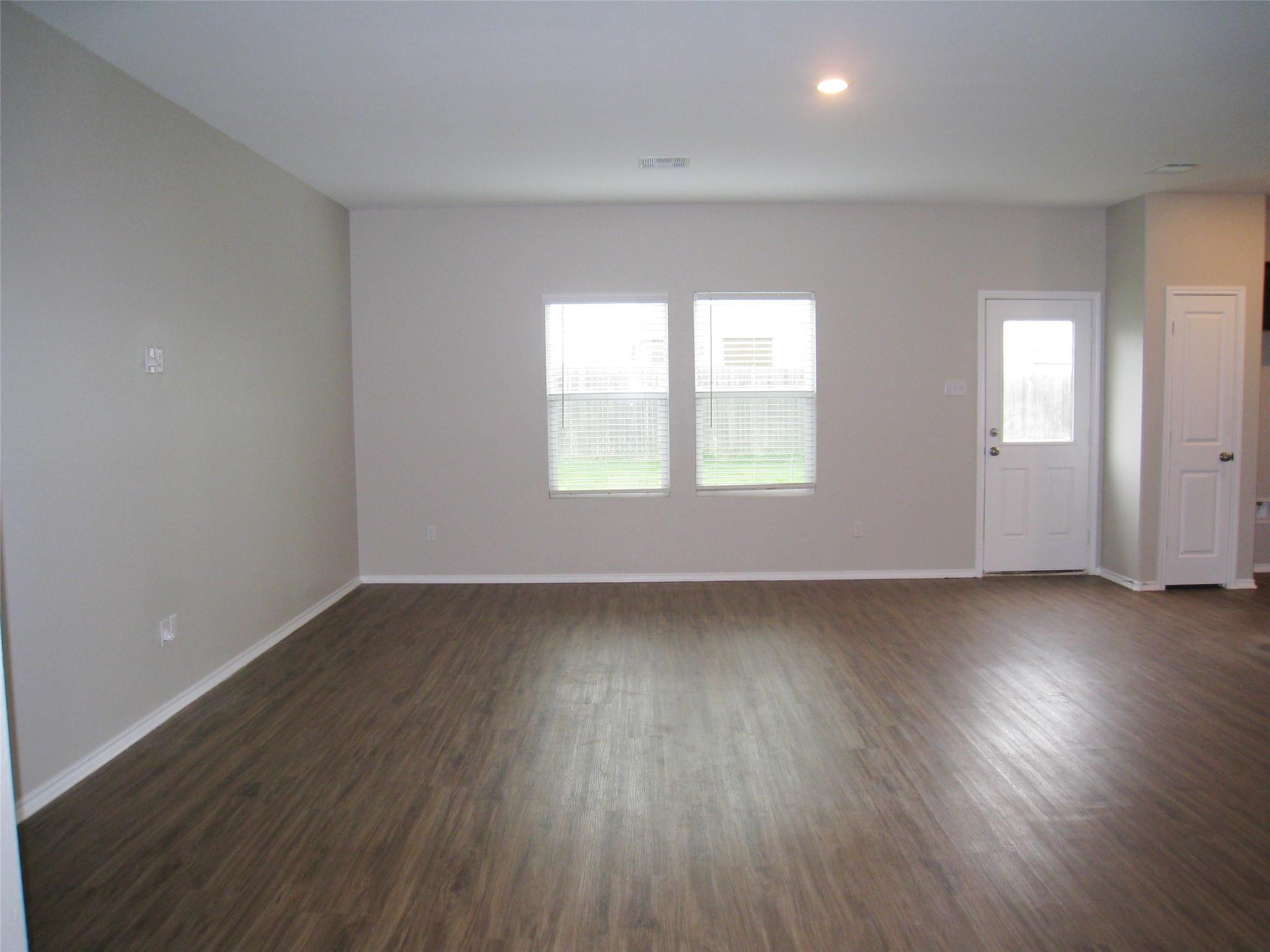 229 Geode Gln Property Photo 4