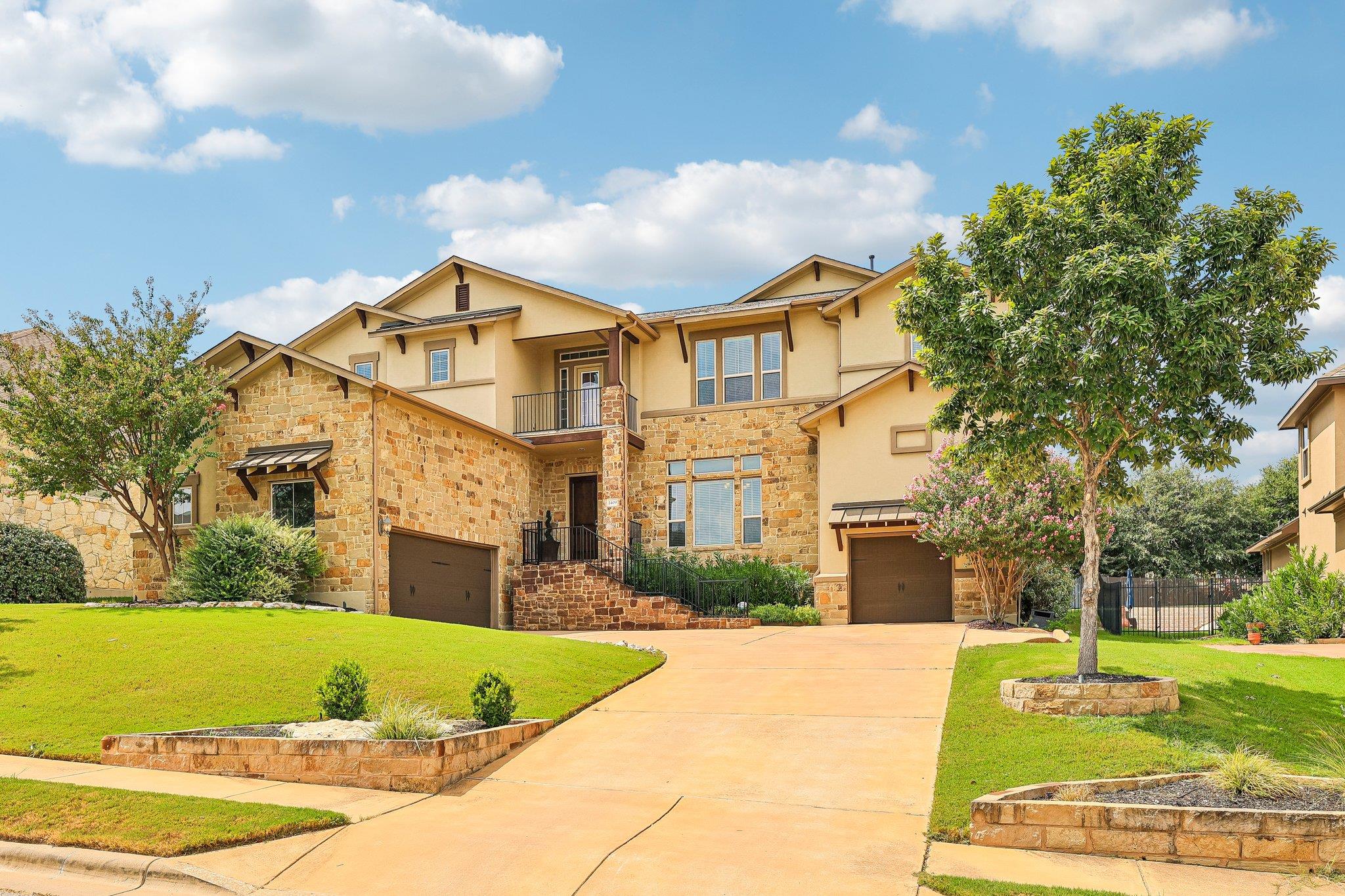 2409 Legend Trl Property Photo 1