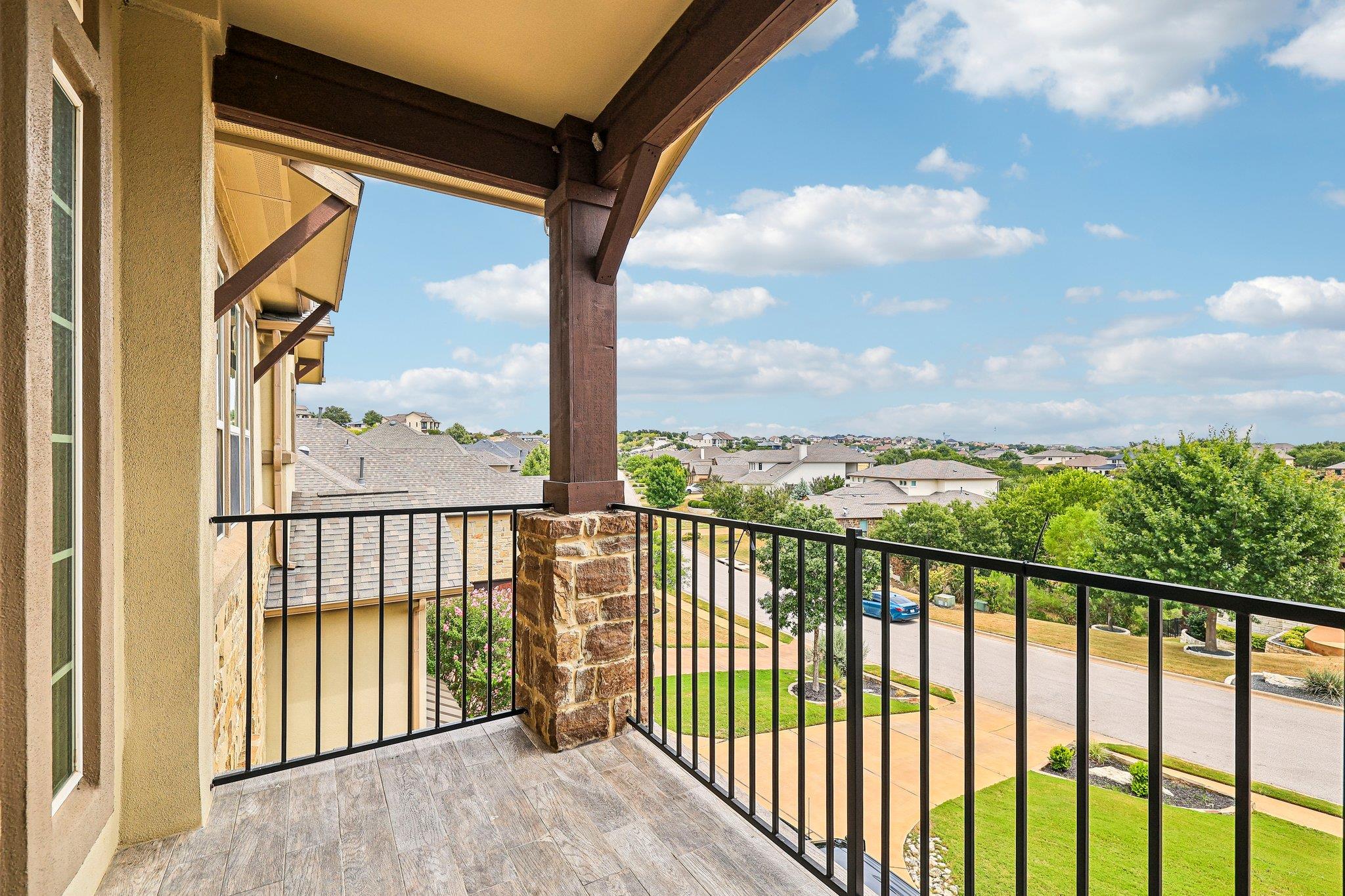 2409 Legend Trl Property Photo 2
