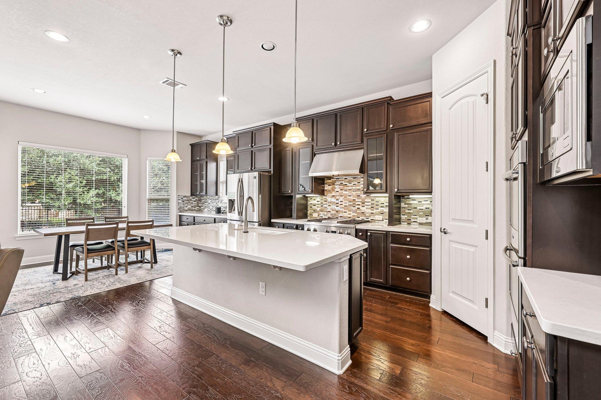 2409 Legend Trl Property Photo 9