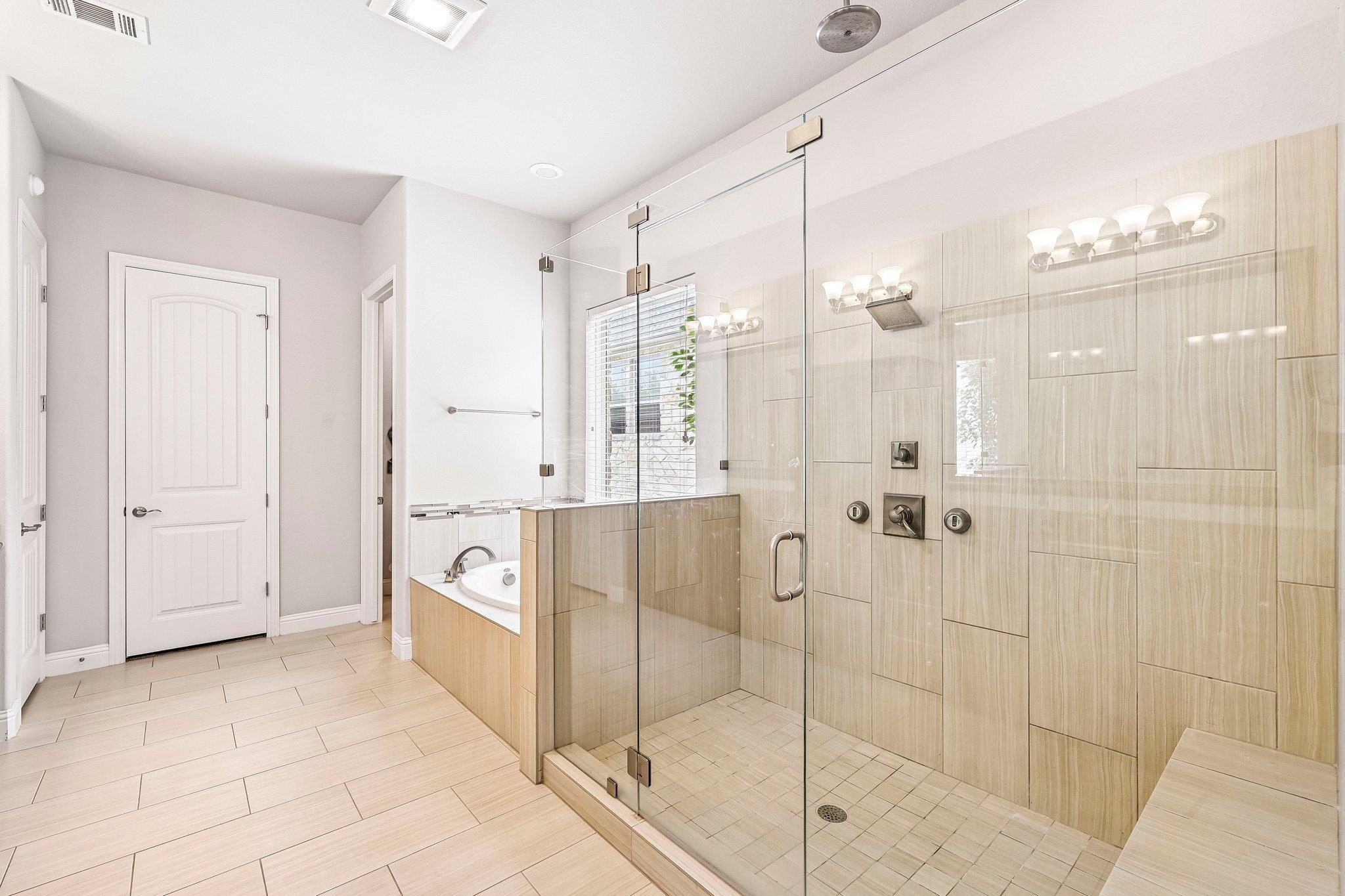 2409 Legend Trl Property Photo 16