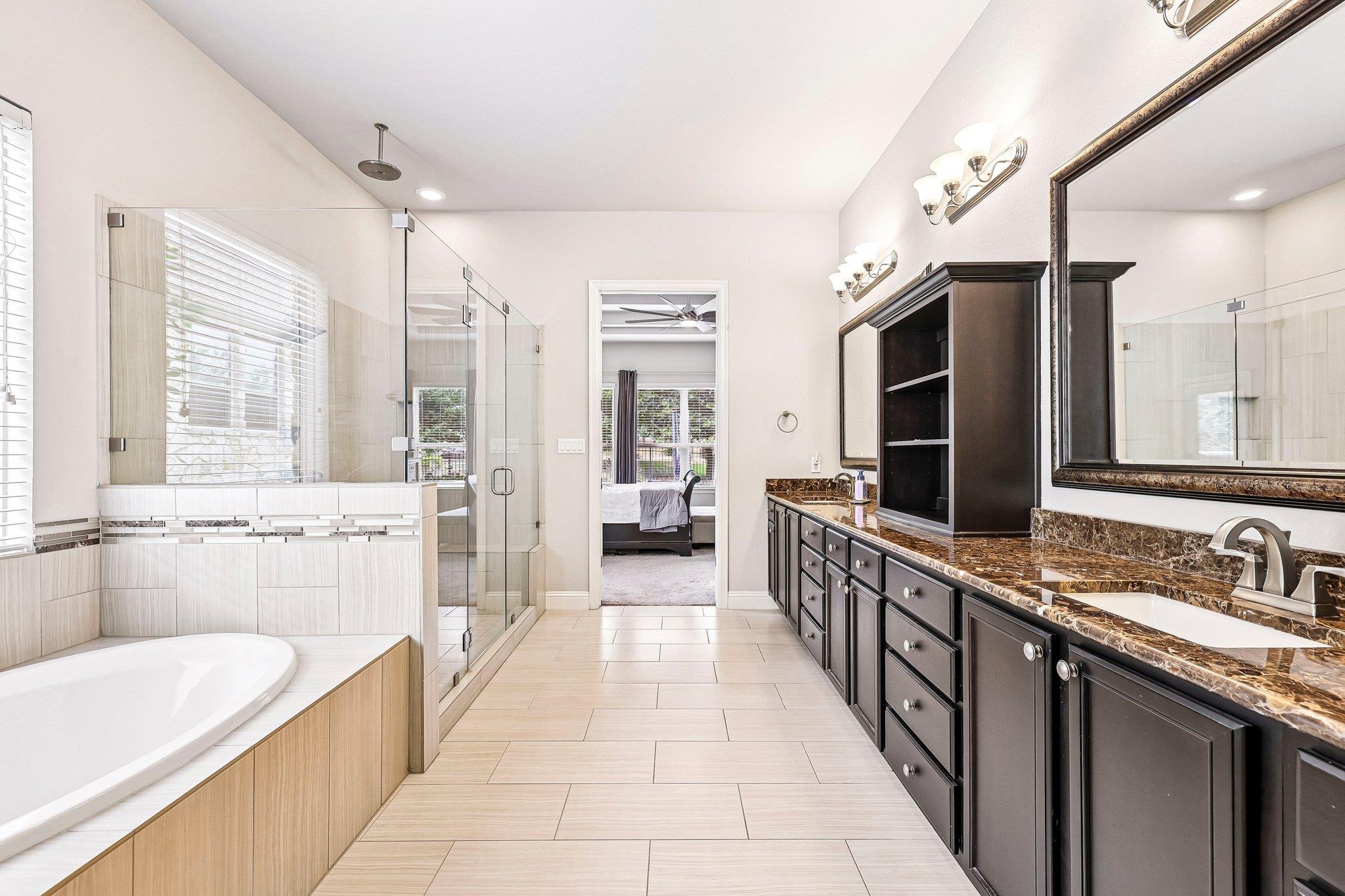 2409 Legend Trl Property Photo 17