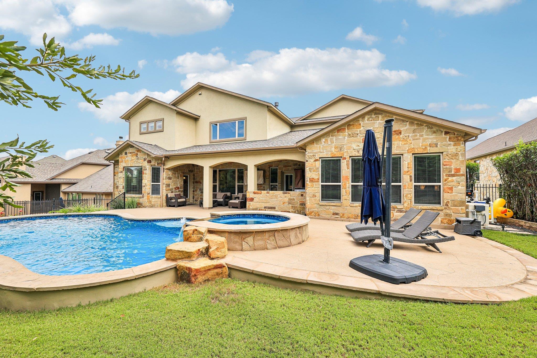 2409 Legend Trl Property Photo 22