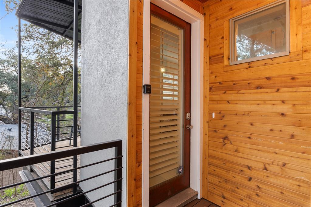 2612 Carnarvon Ln #b Property Photo 3