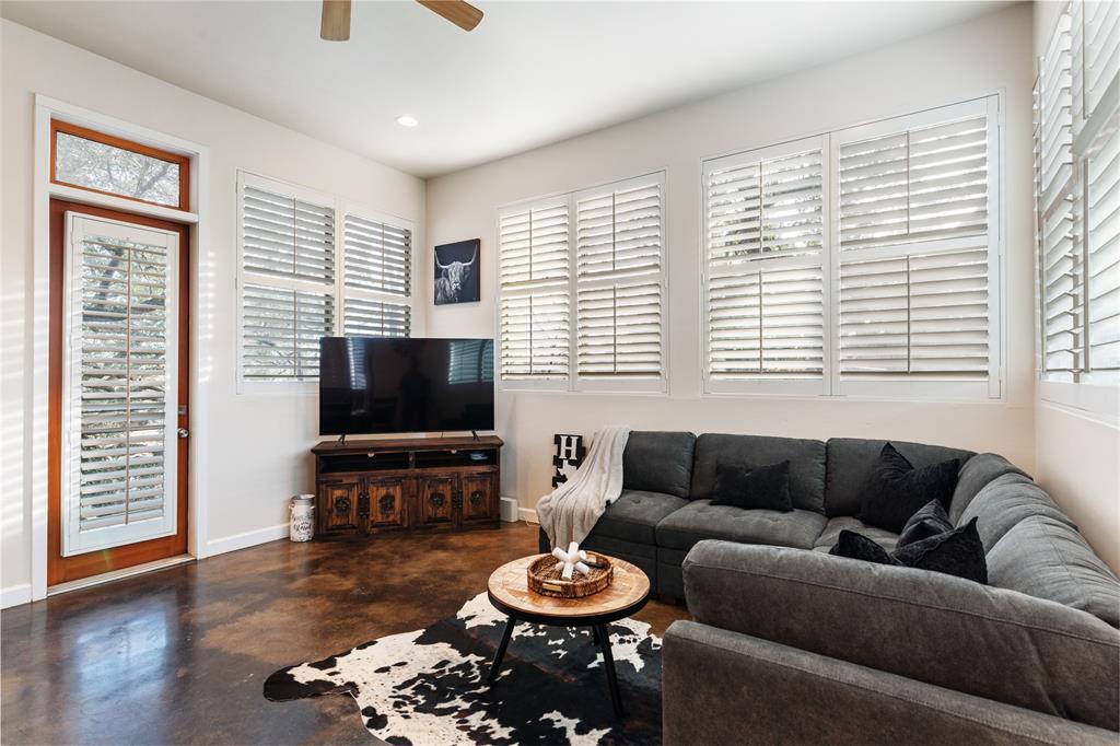 2612 Carnarvon Ln #b Property Photo 10