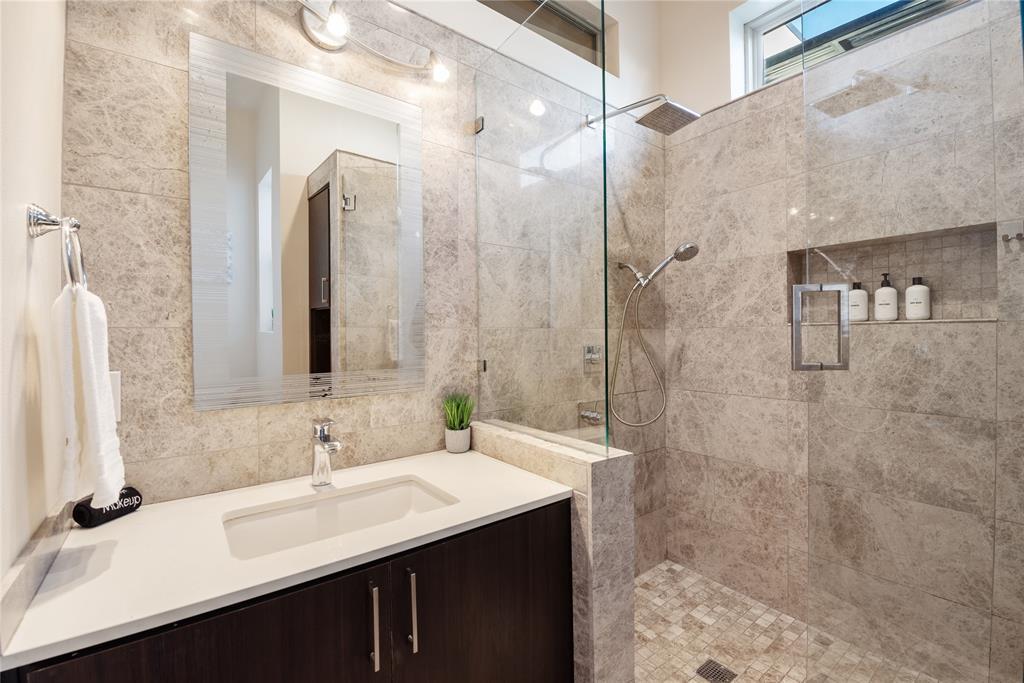 2612 Carnarvon Ln #b Property Photo 15