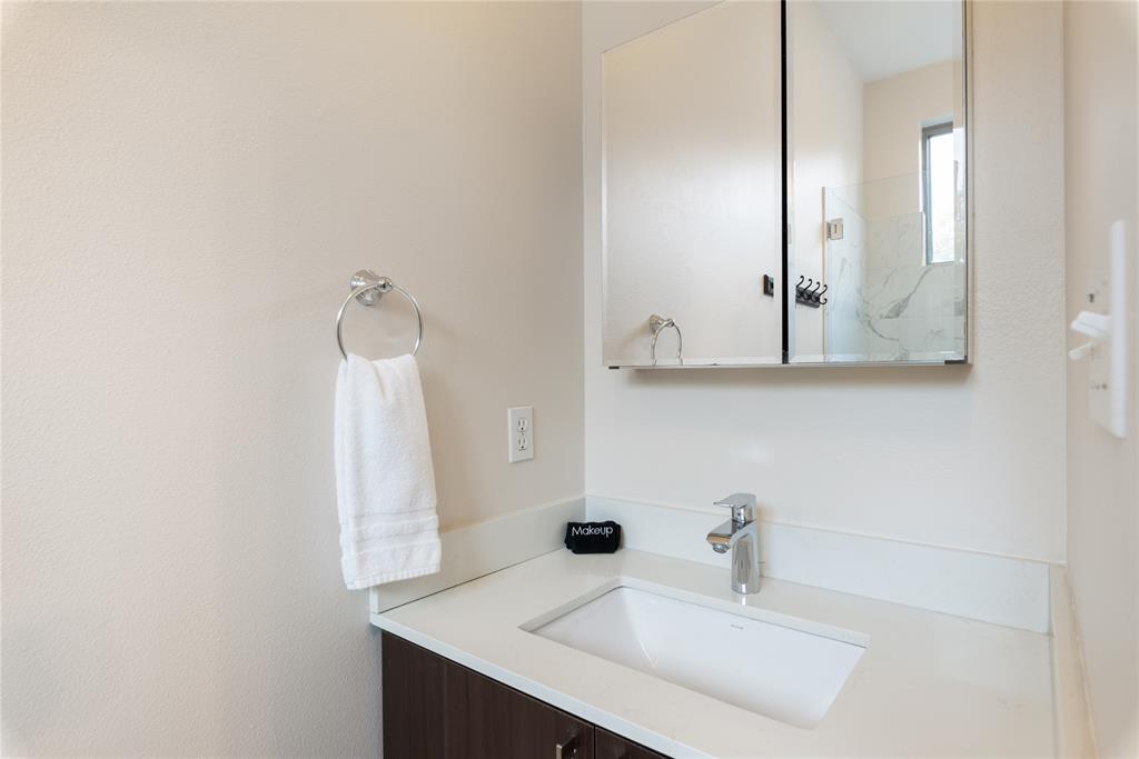 2612 Carnarvon Ln #b Property Photo 23