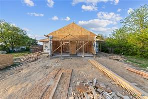 921 Ashwood Dr Property Photo 2