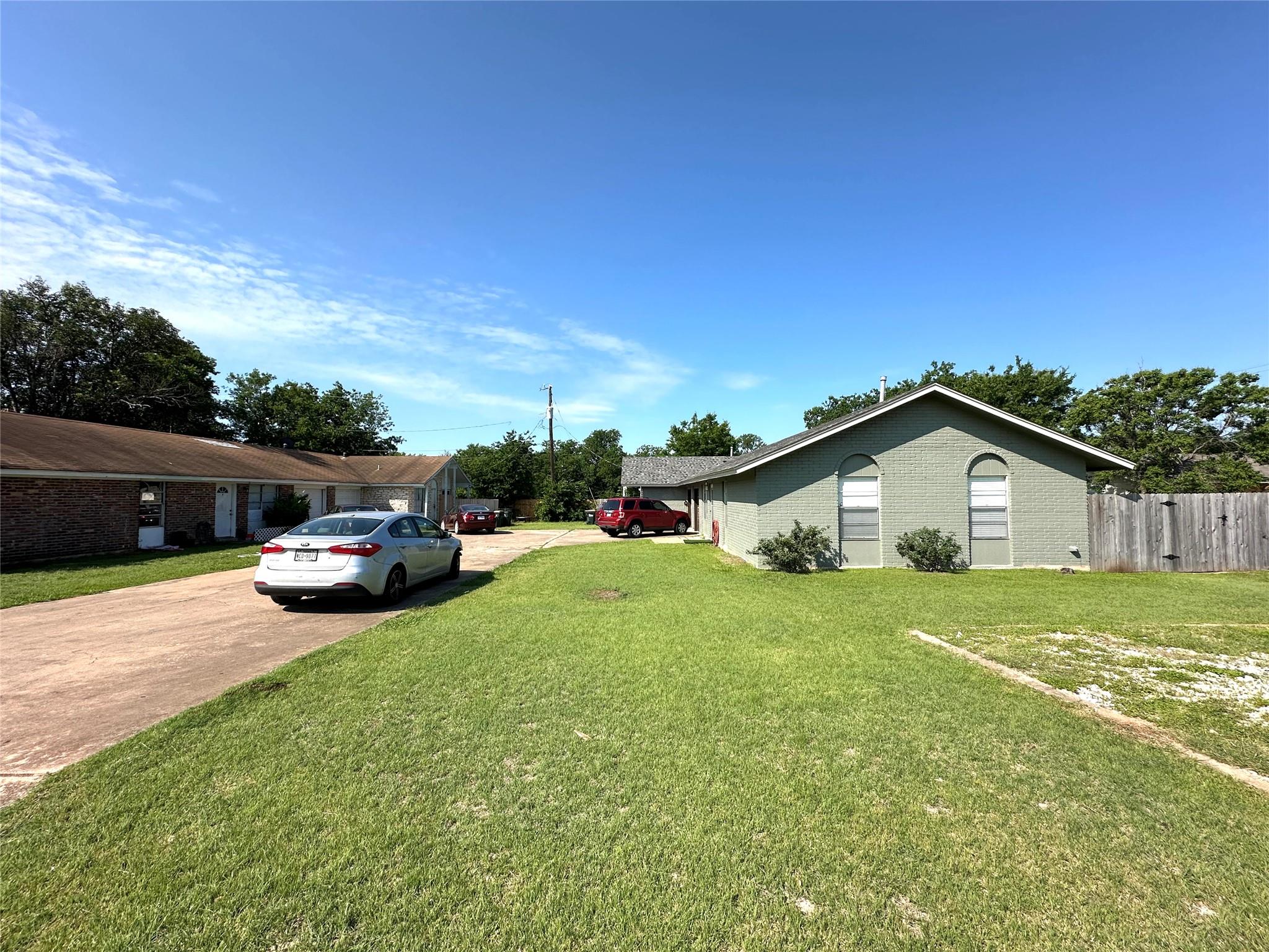 2402 Parker Cir Property Photo