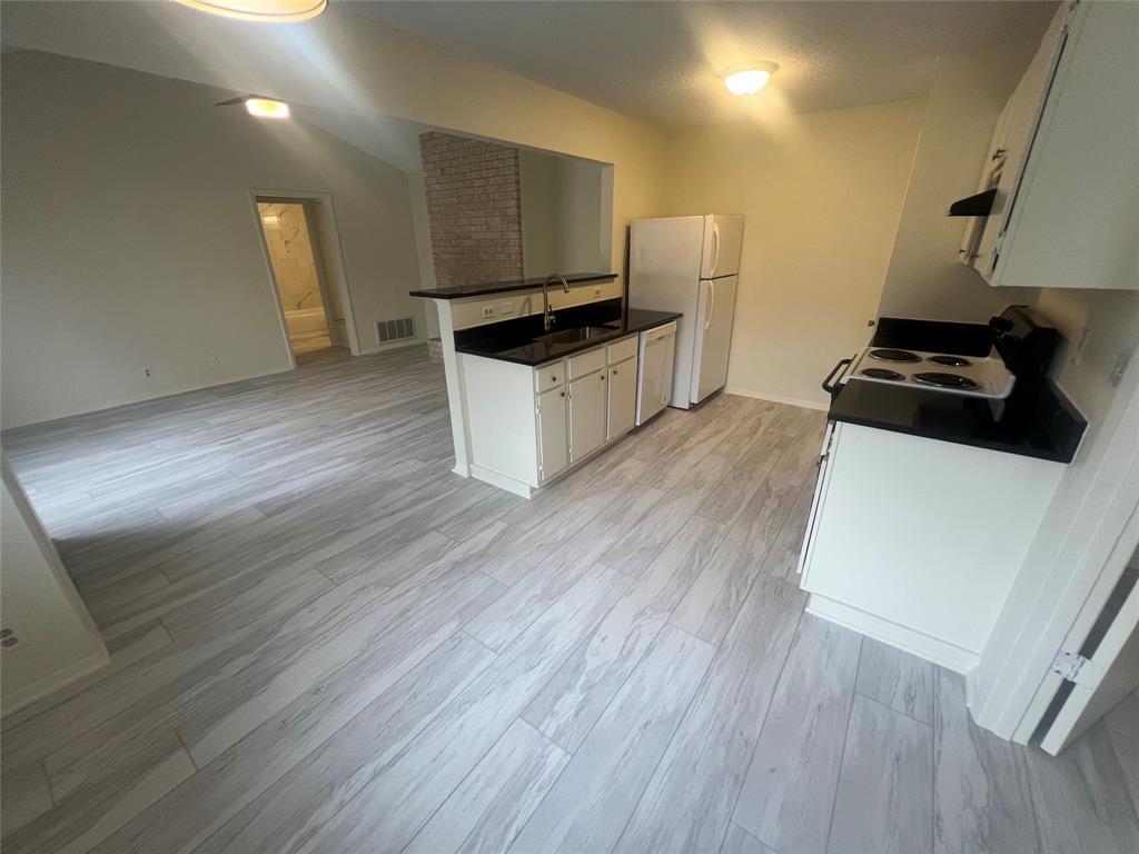 807 Lloyd Ln #a Property Photo 4