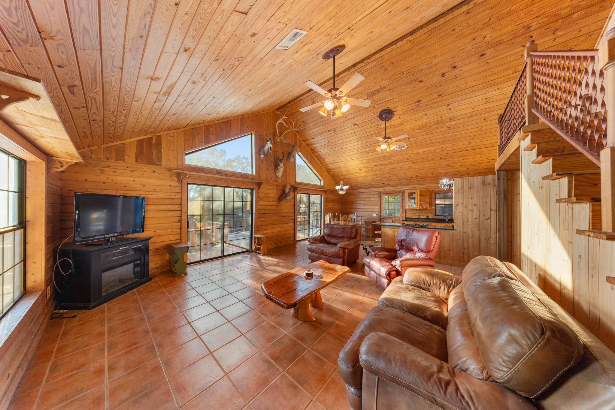 1045 Bellewood None Property Photo 7