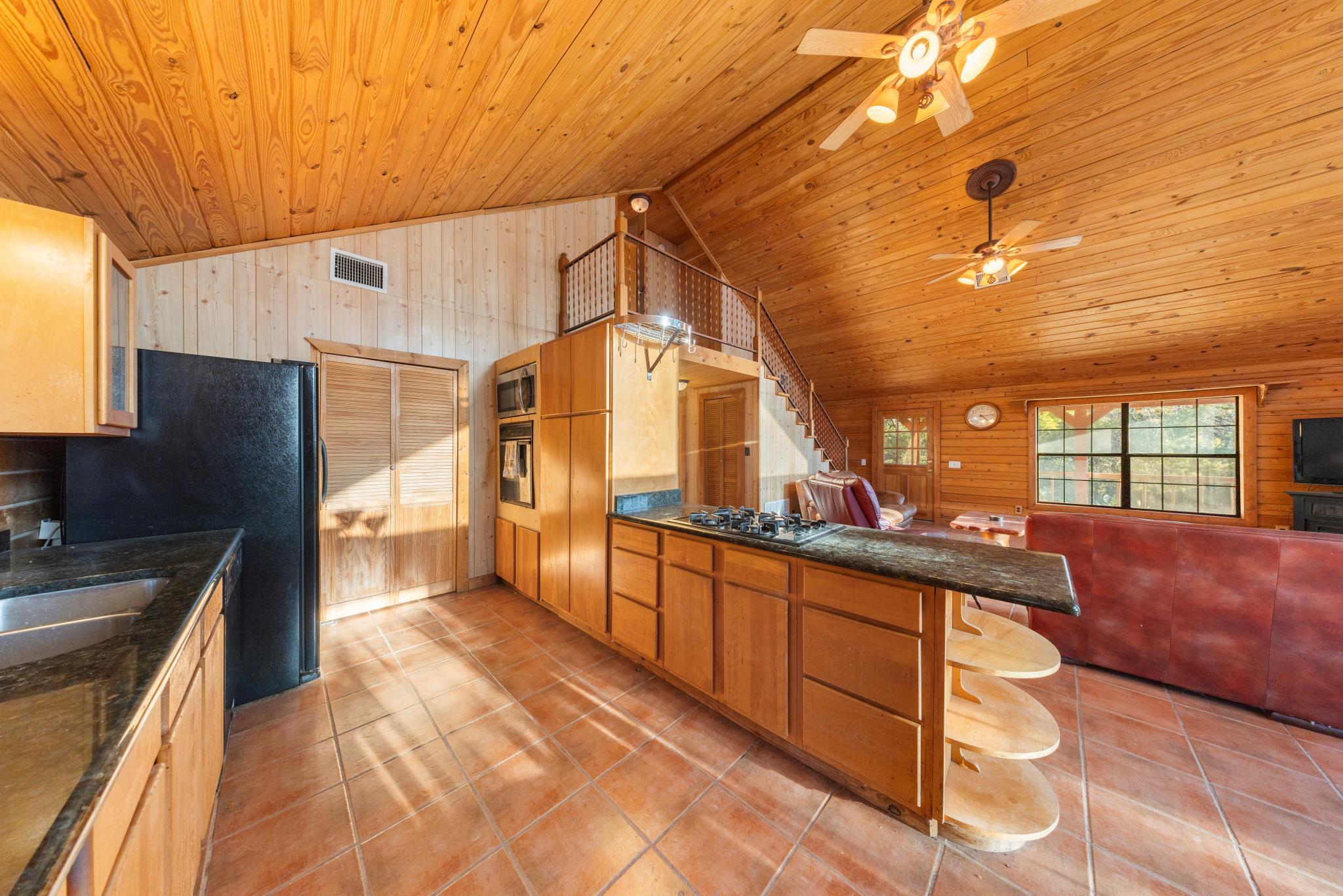 1045 Bellewood None Property Photo 12
