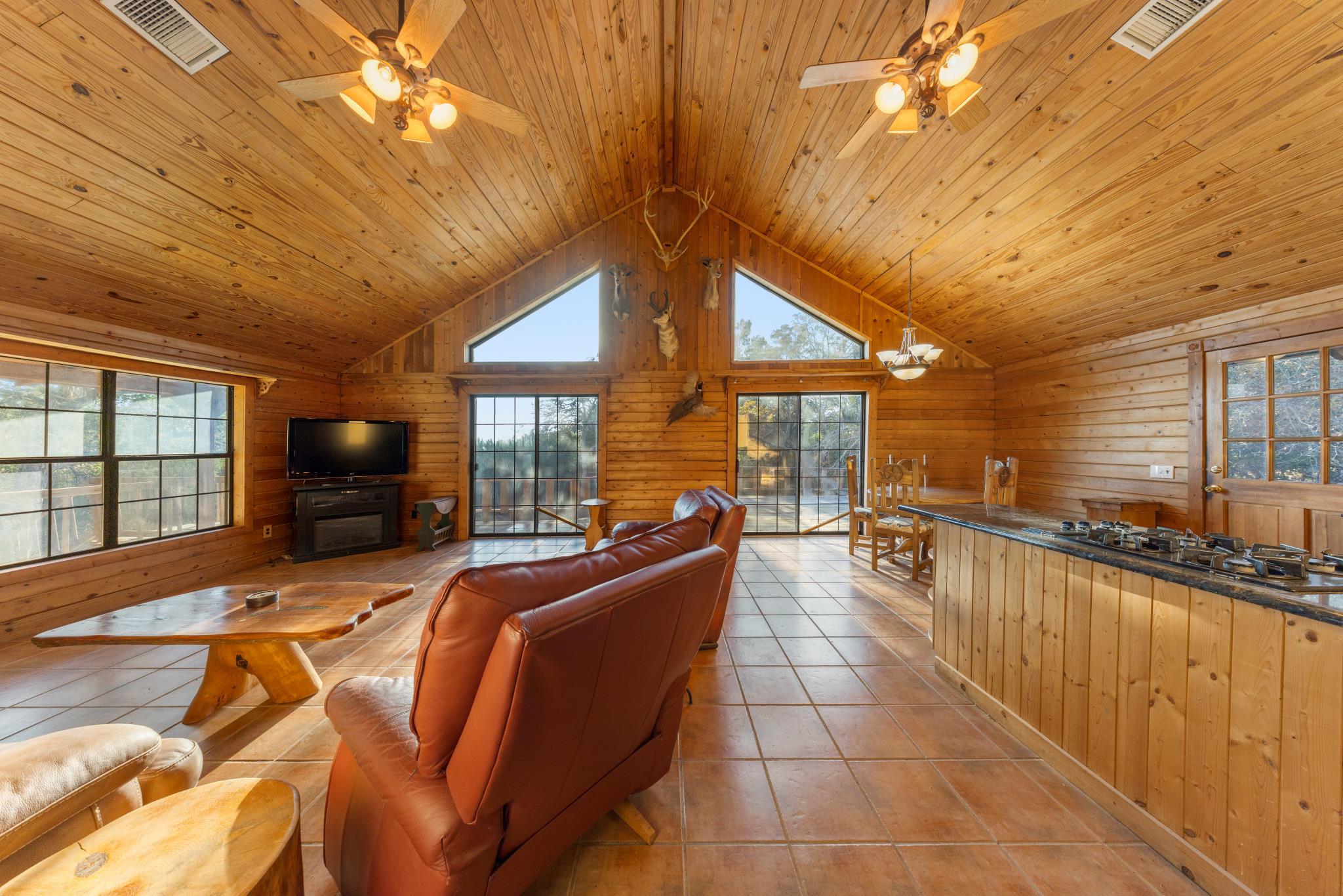 1045 Bellewood None Property Photo 14