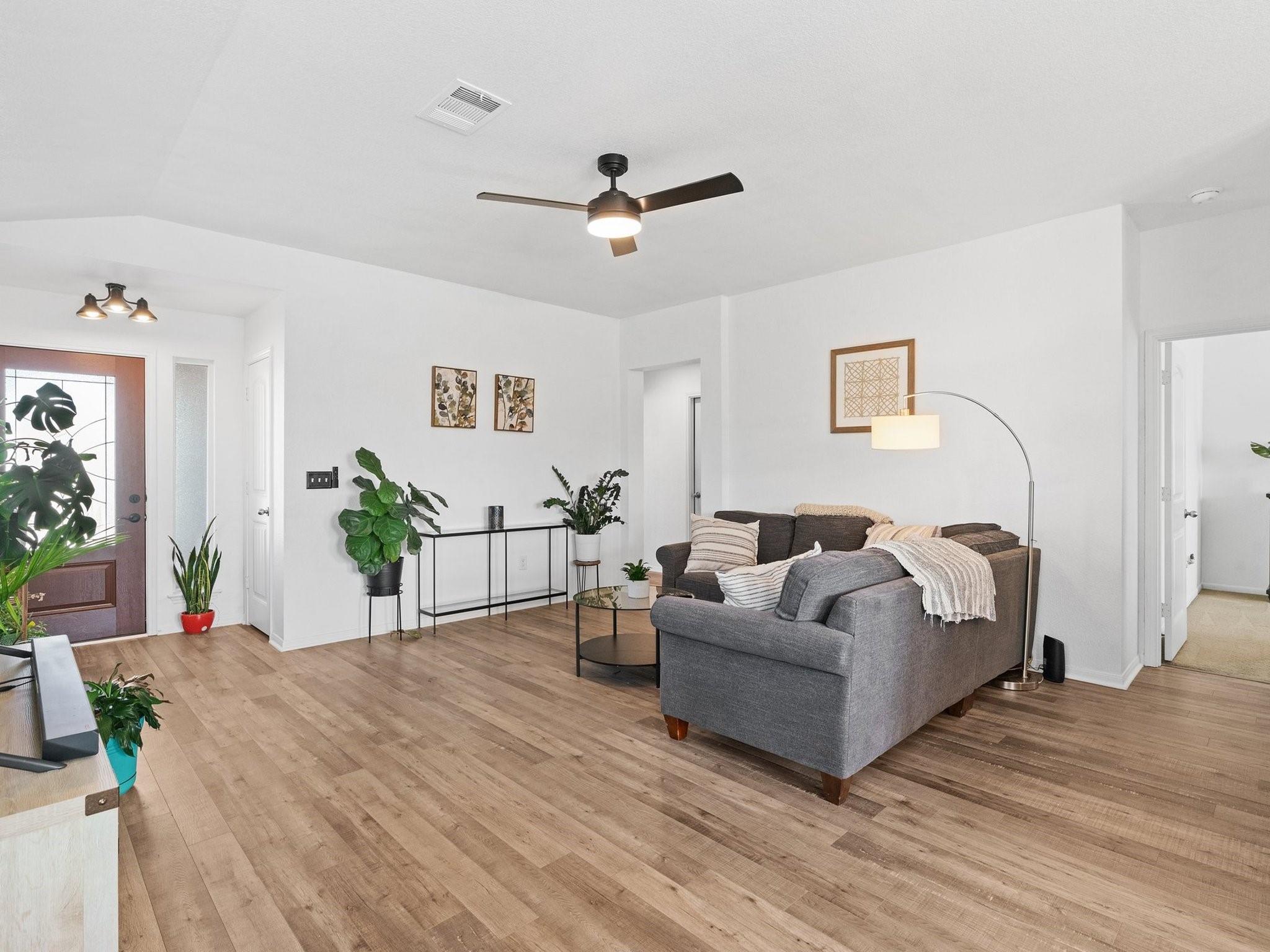 6301 Diamondleaf Bnd Property Photo 8